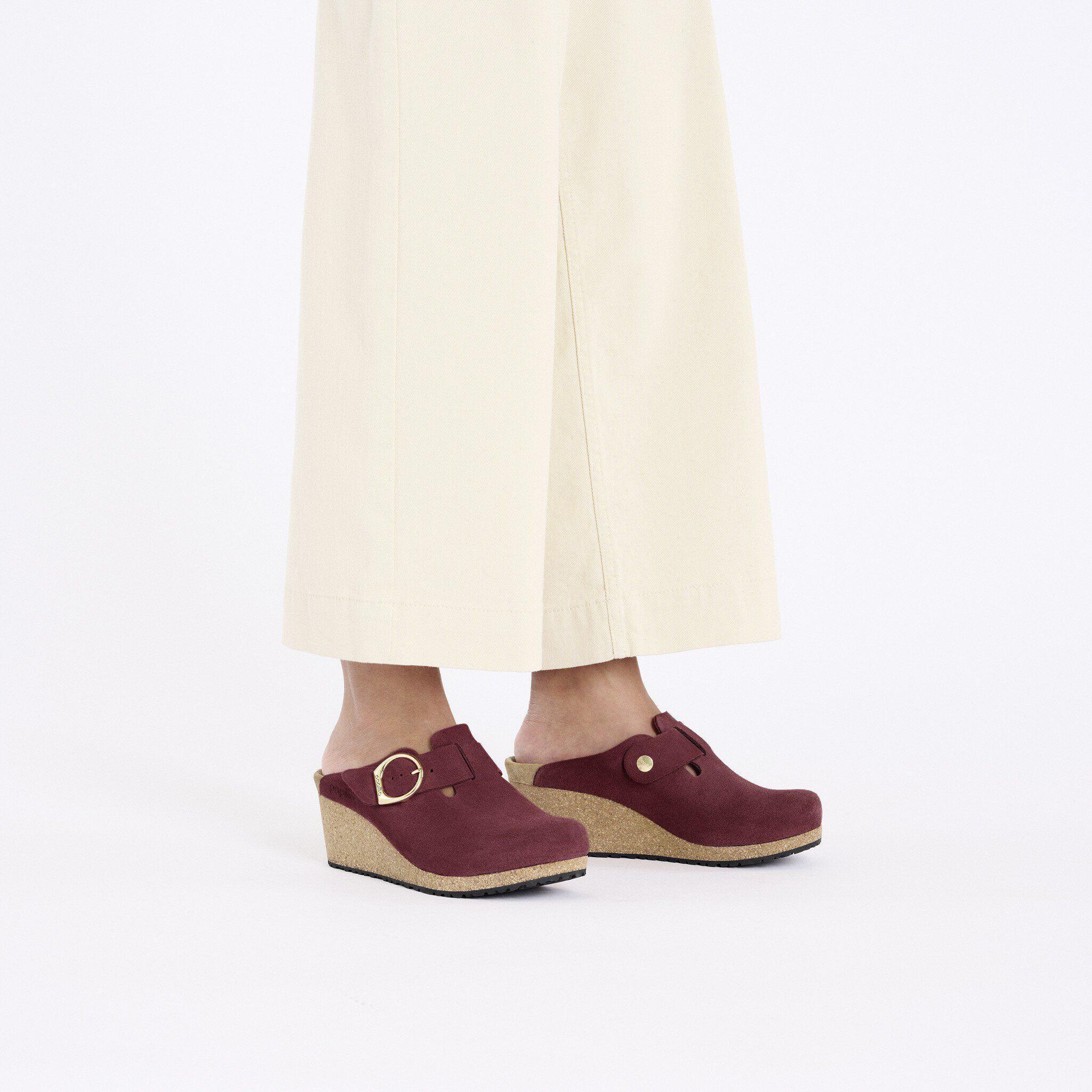 Fanny Ring-Buckle Suede Leather Berry Crush Product Image