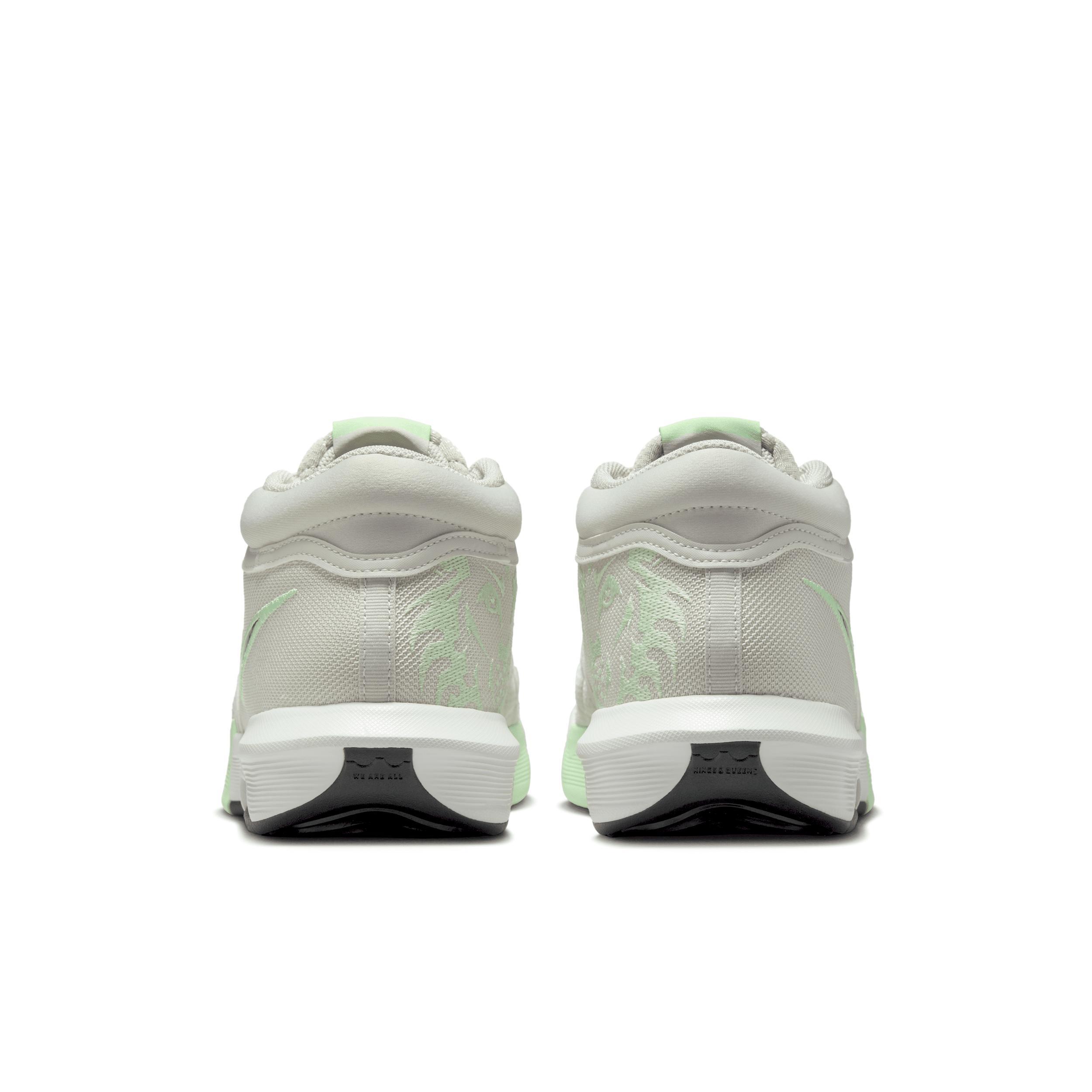 LeBron Witness VIII Basketball Shoes Product Image
