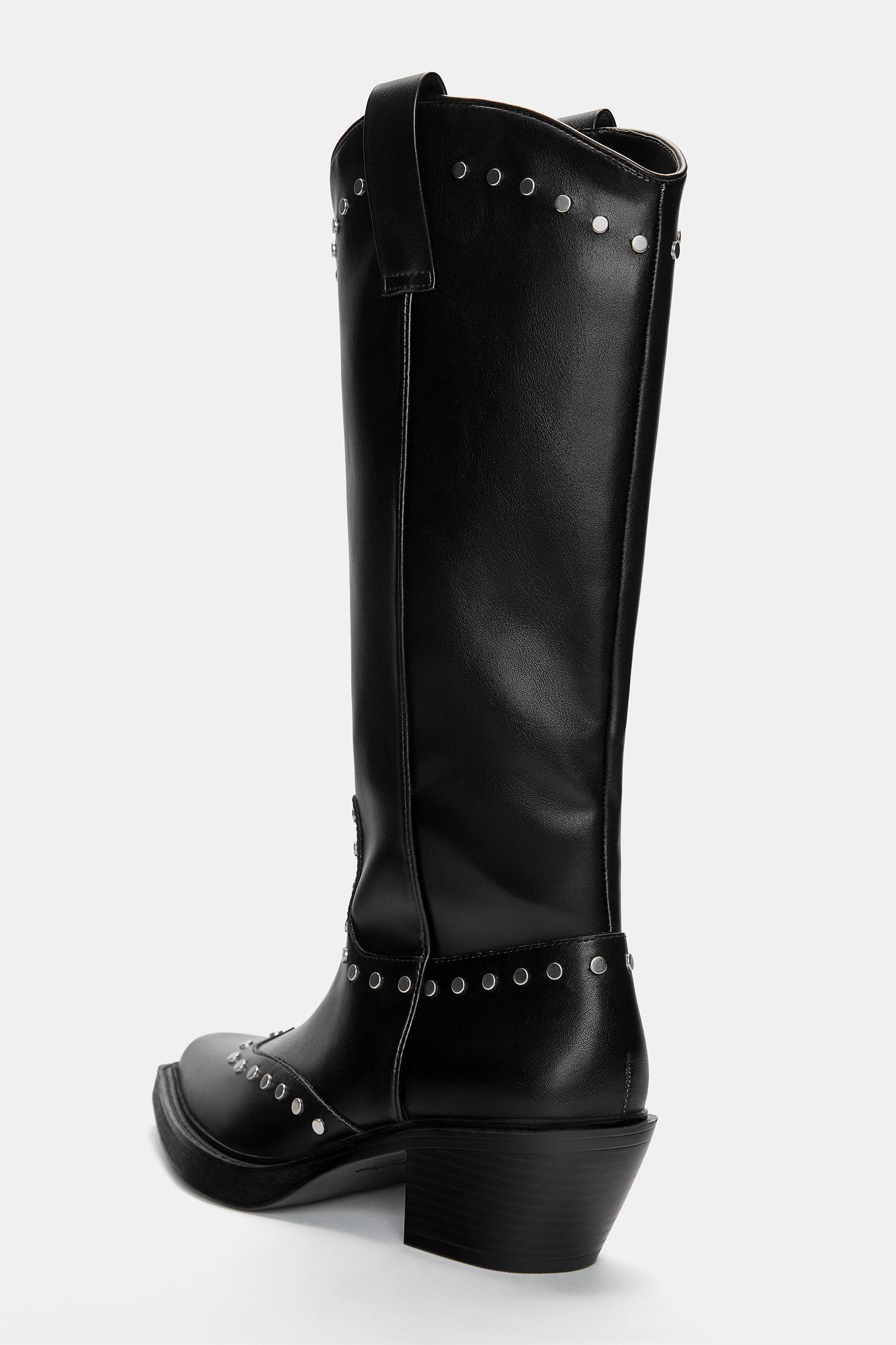 Studded cowboy boots Product Image