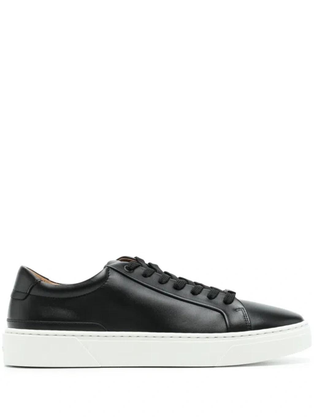 logo-plaque leather sneakers Product Image