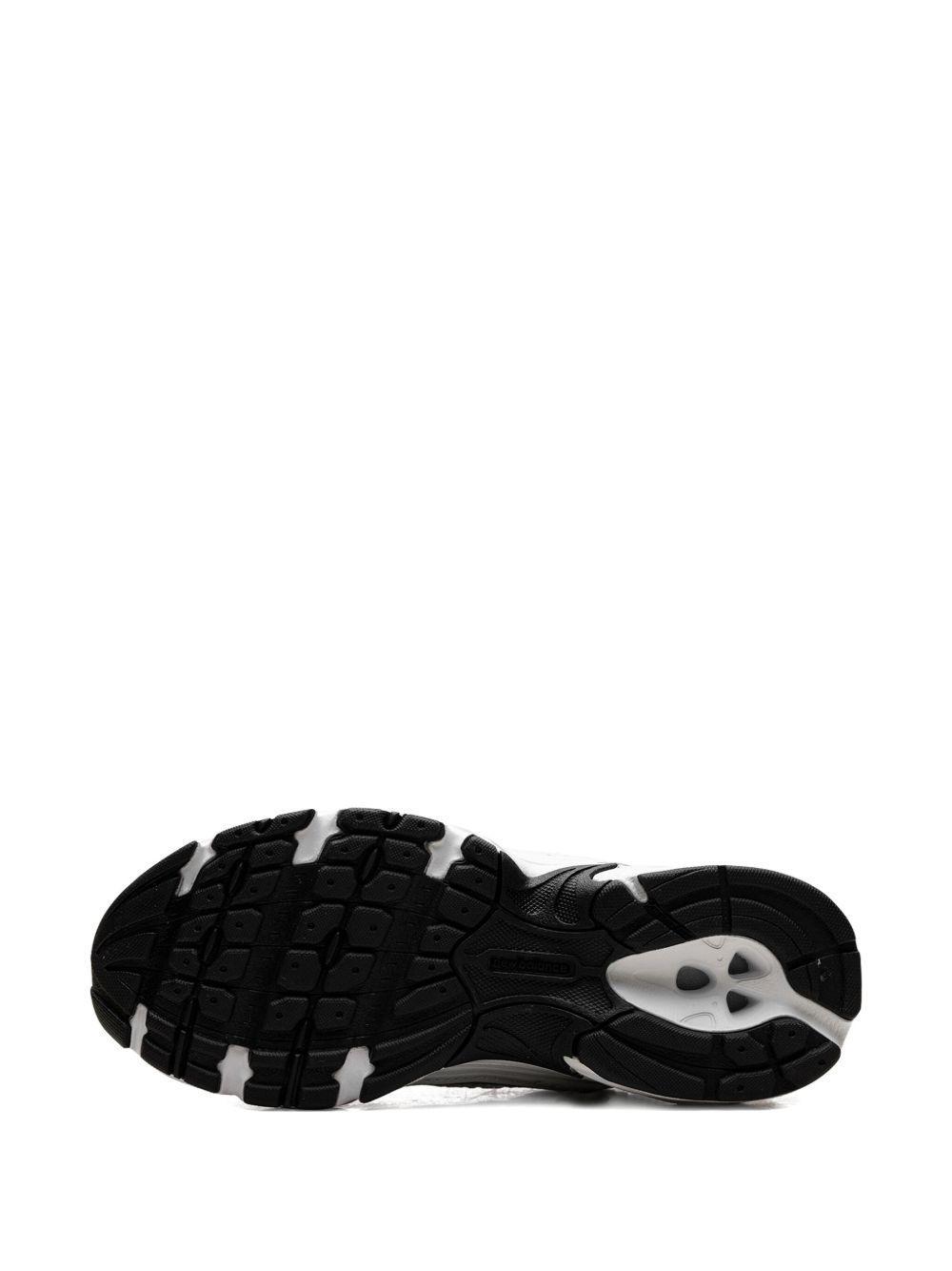 530 "White/Blast Red" sneakers Product Image