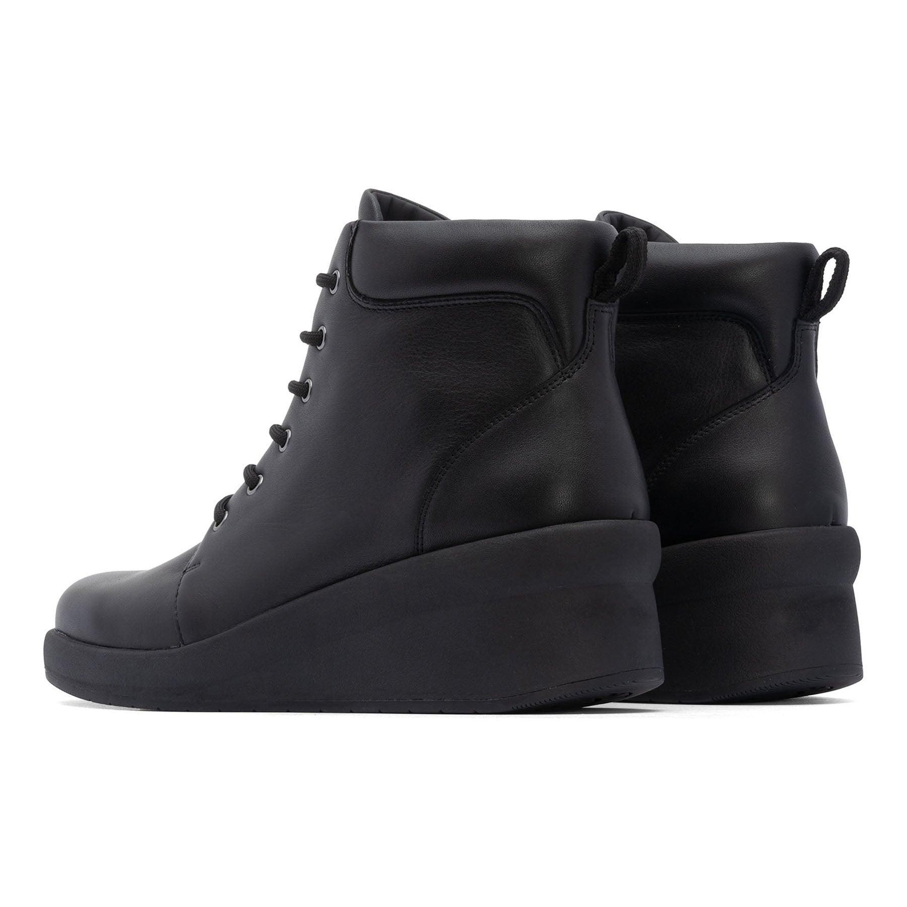 Passage Lace Up Metatarsal Female Product Image