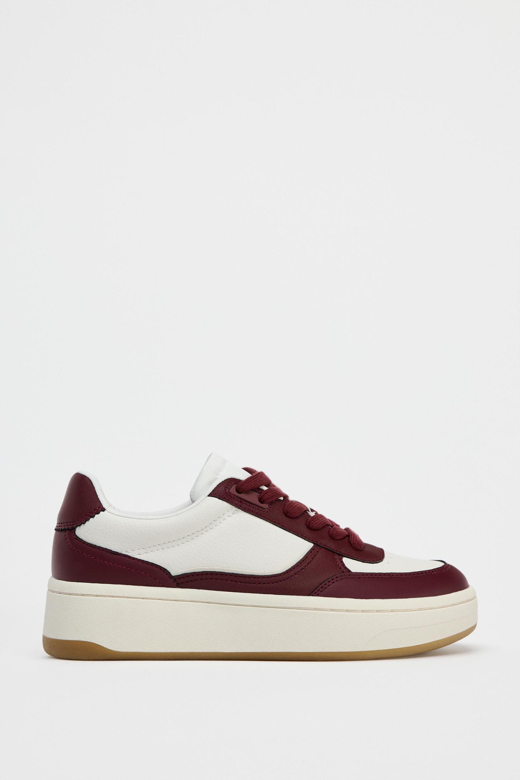 SNEAKERS IN A COMBINATION OF COLORS Product Image