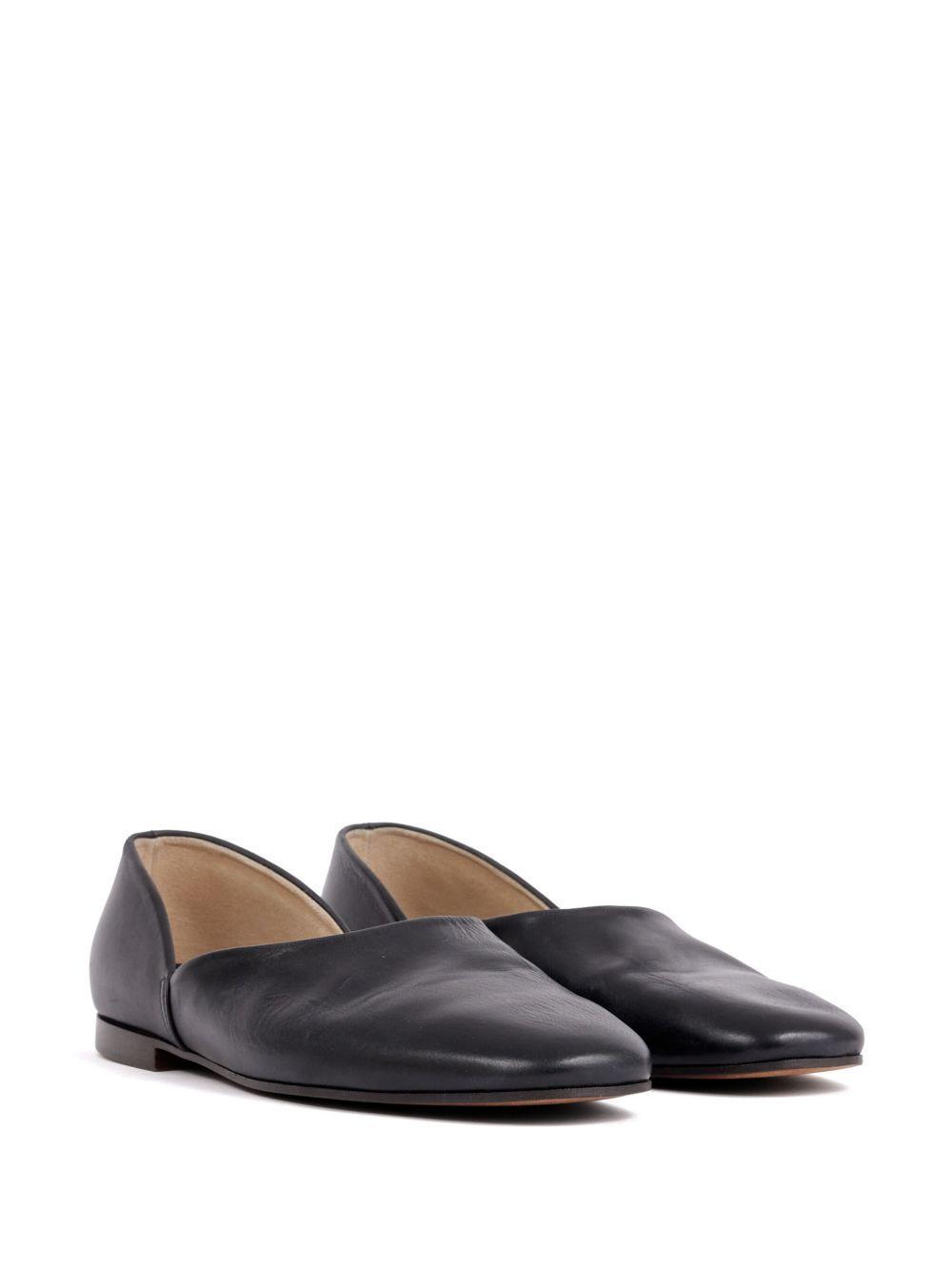 leather slippers Product Image