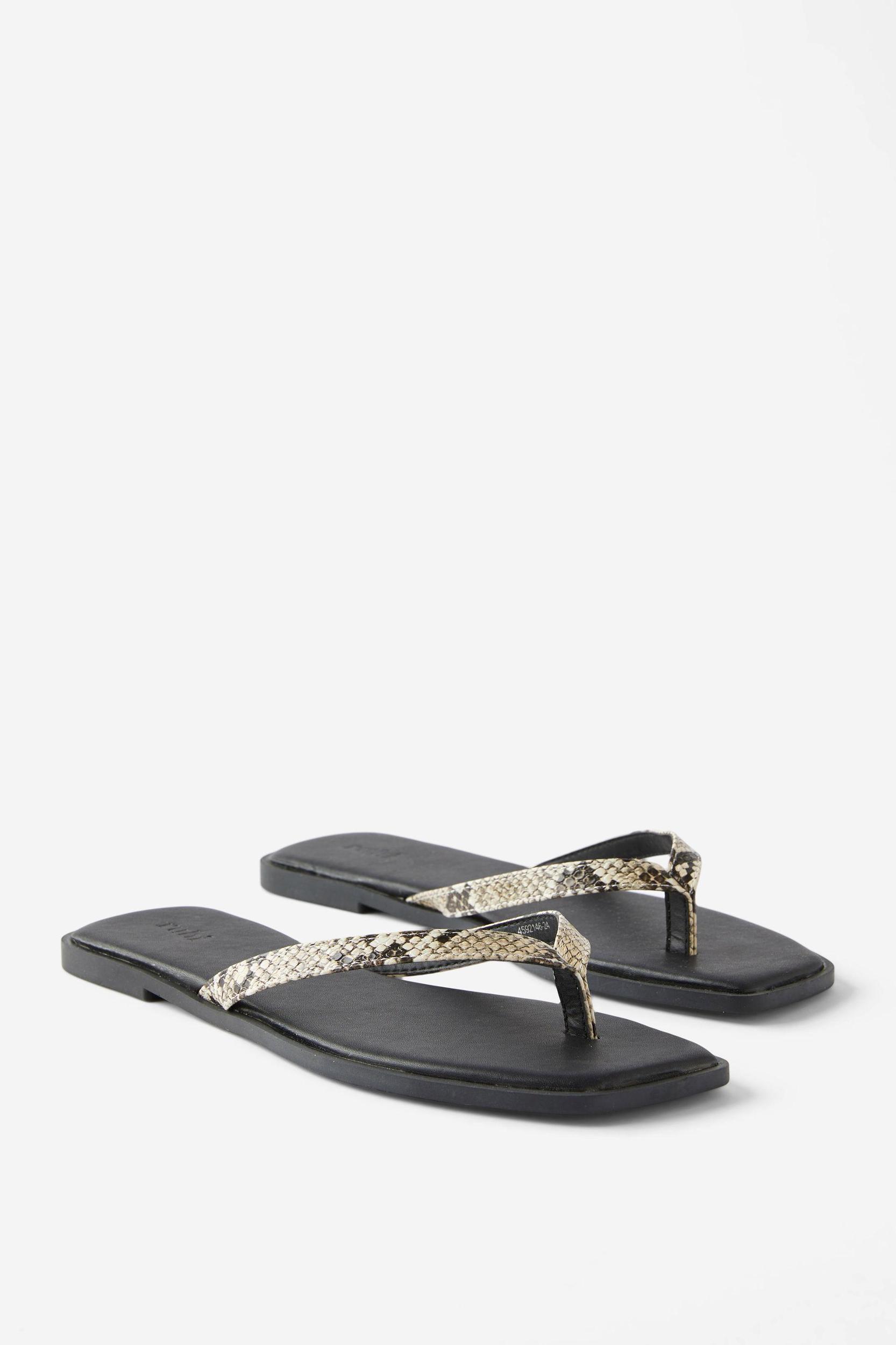 Byron Slide Product Image