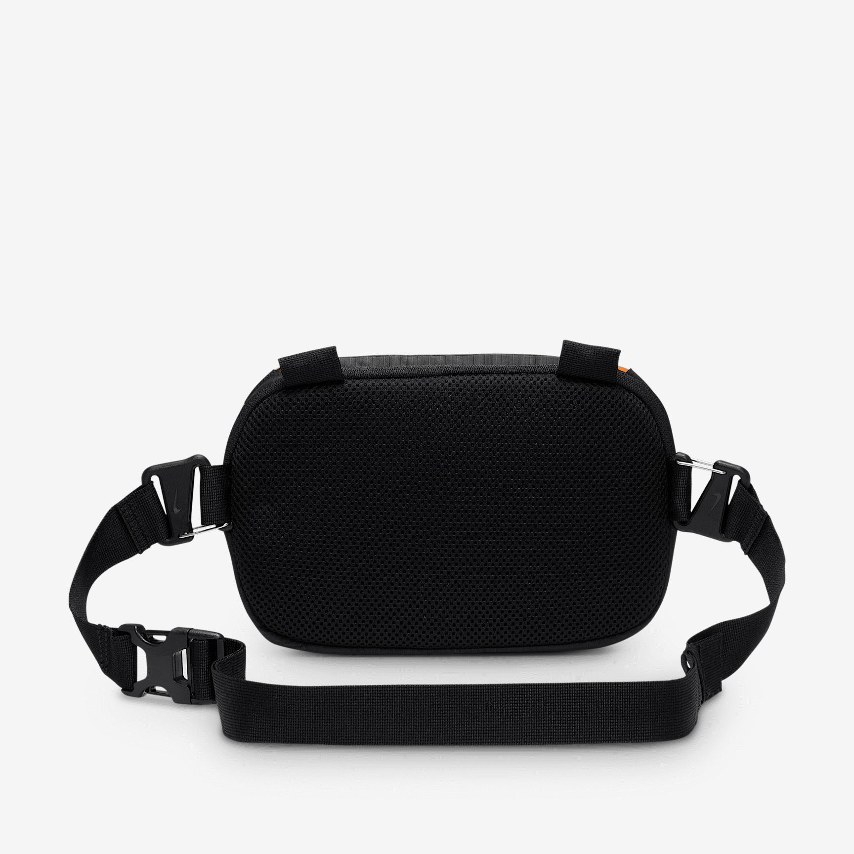 Nike Hayward Patrol Crossbody Bag (4L) Product Image