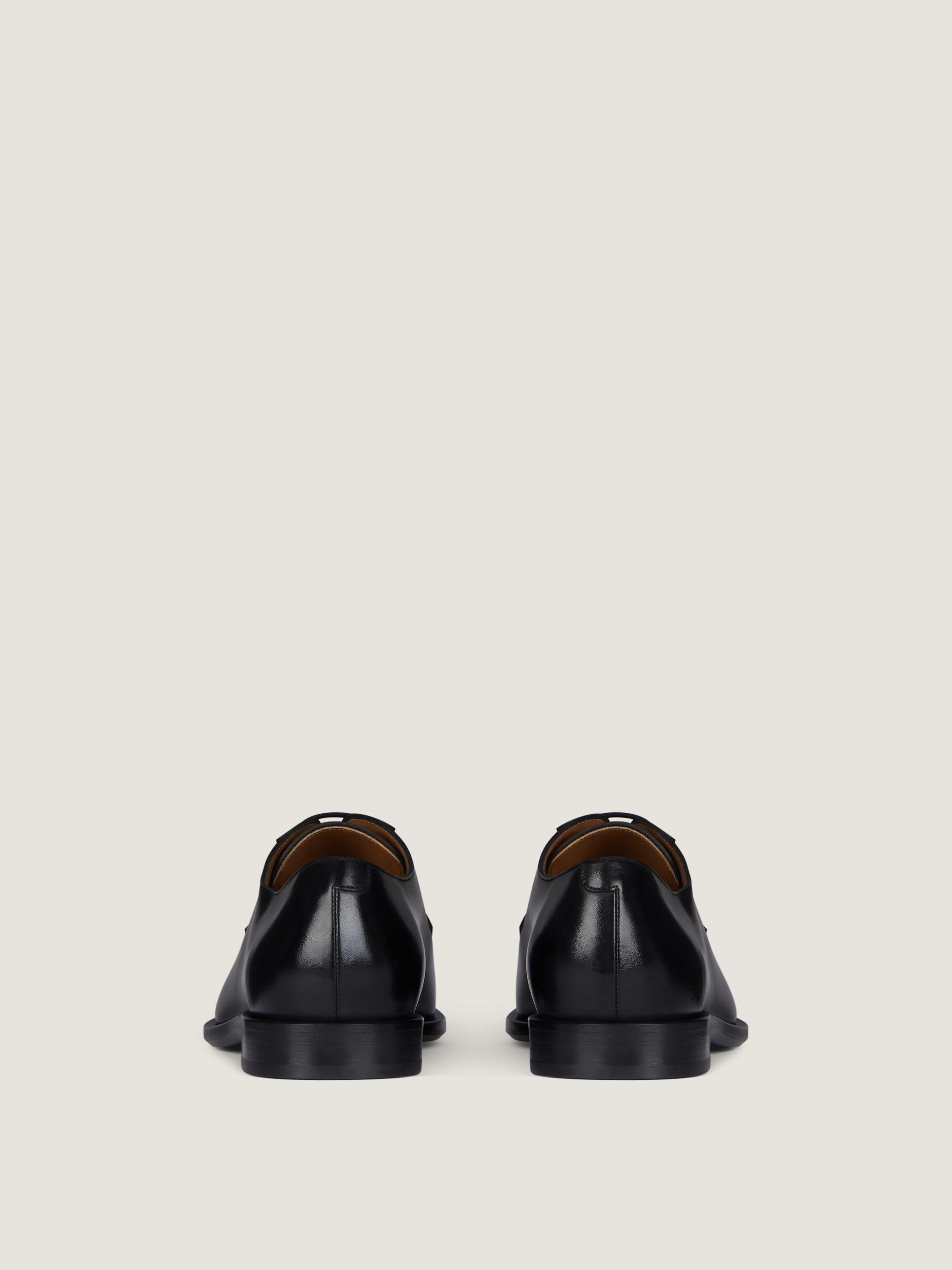 Label derbies in leather Product Image