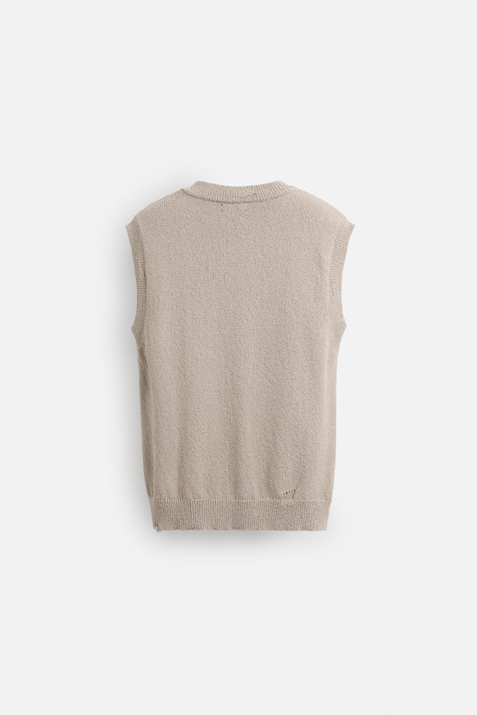 TEXTURED KNIT VEST Product Image