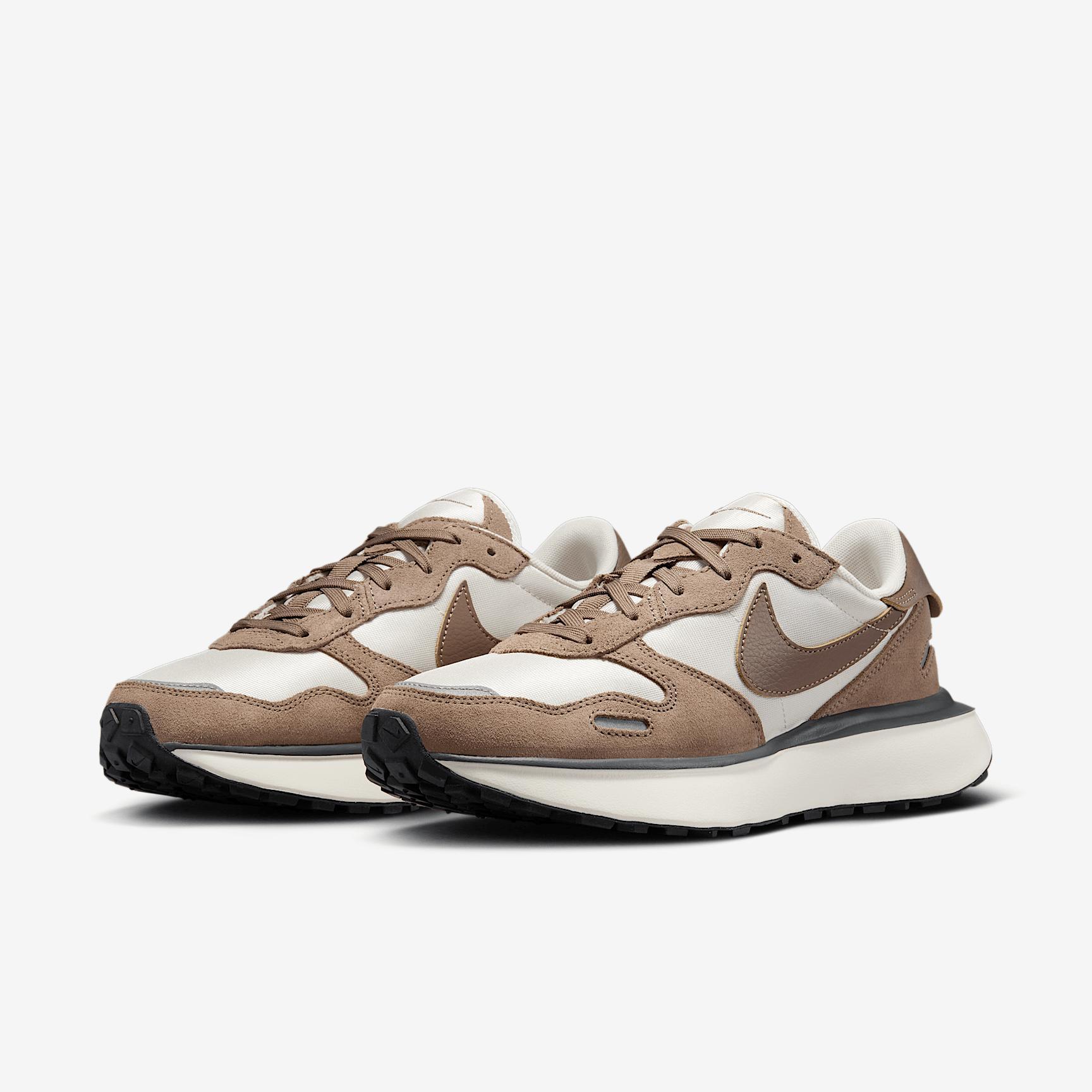 Nike Phoenix Waffle Women's Shoes Product Image