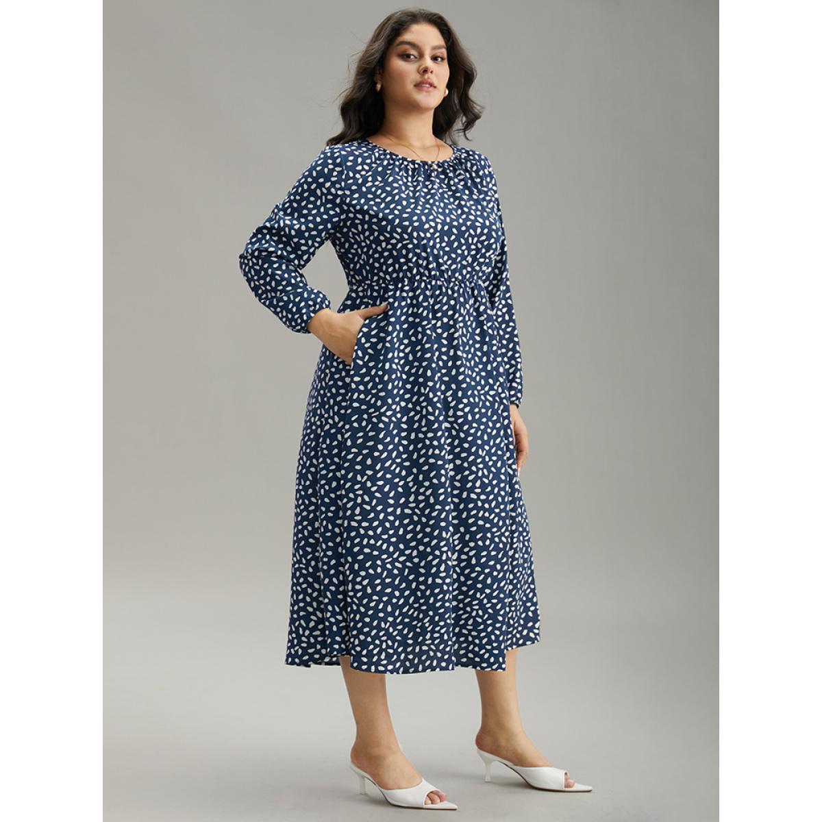 Plus Size Geometric Print Plicated Detail Pocket Dress DarkBlue Women Elegant Elastic cuffs Round Neck Long Sleeve Curvy Midi Dress BloomChic 28/5X Product Image