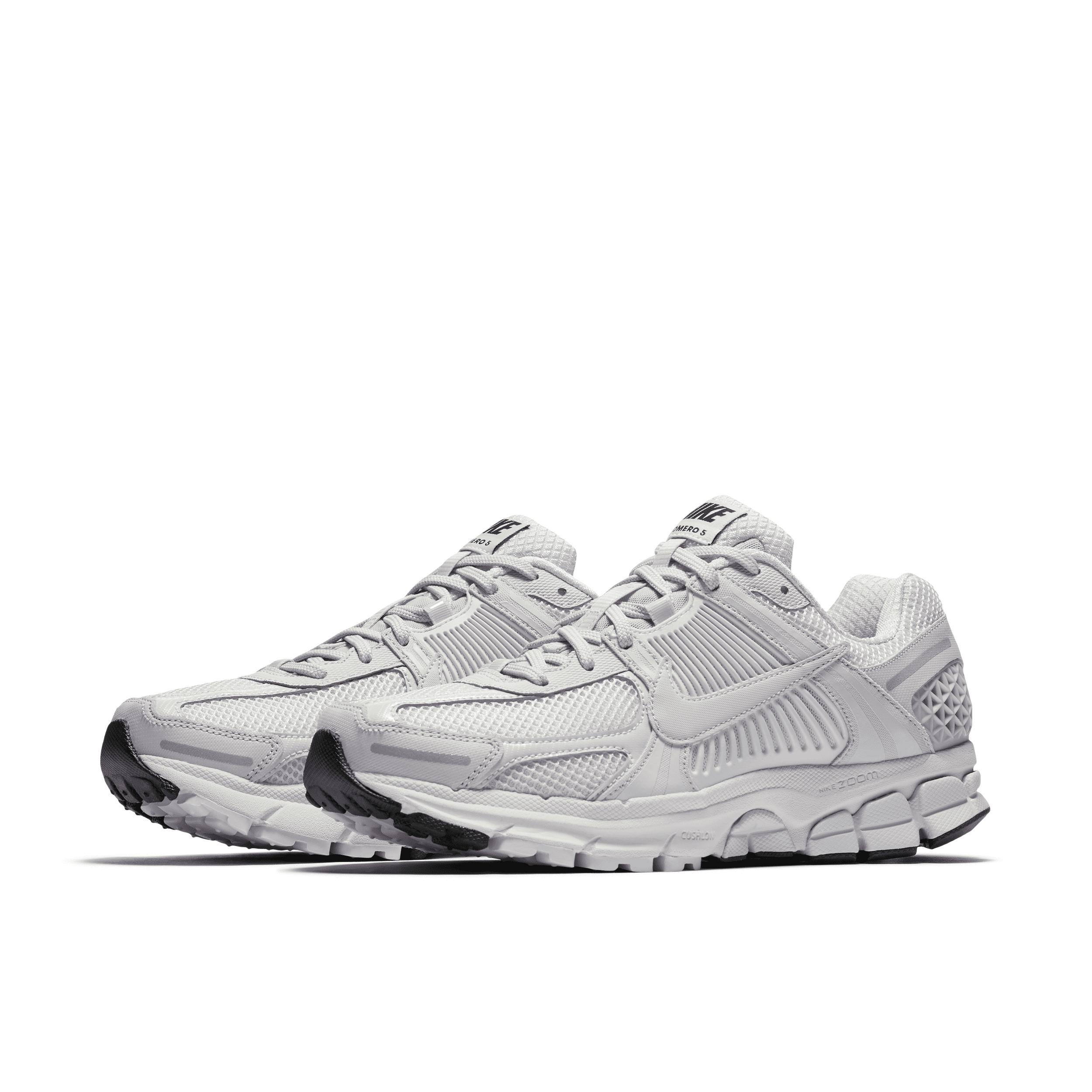 Nike Men's Zoom Vomero 5 Shoes Product Image