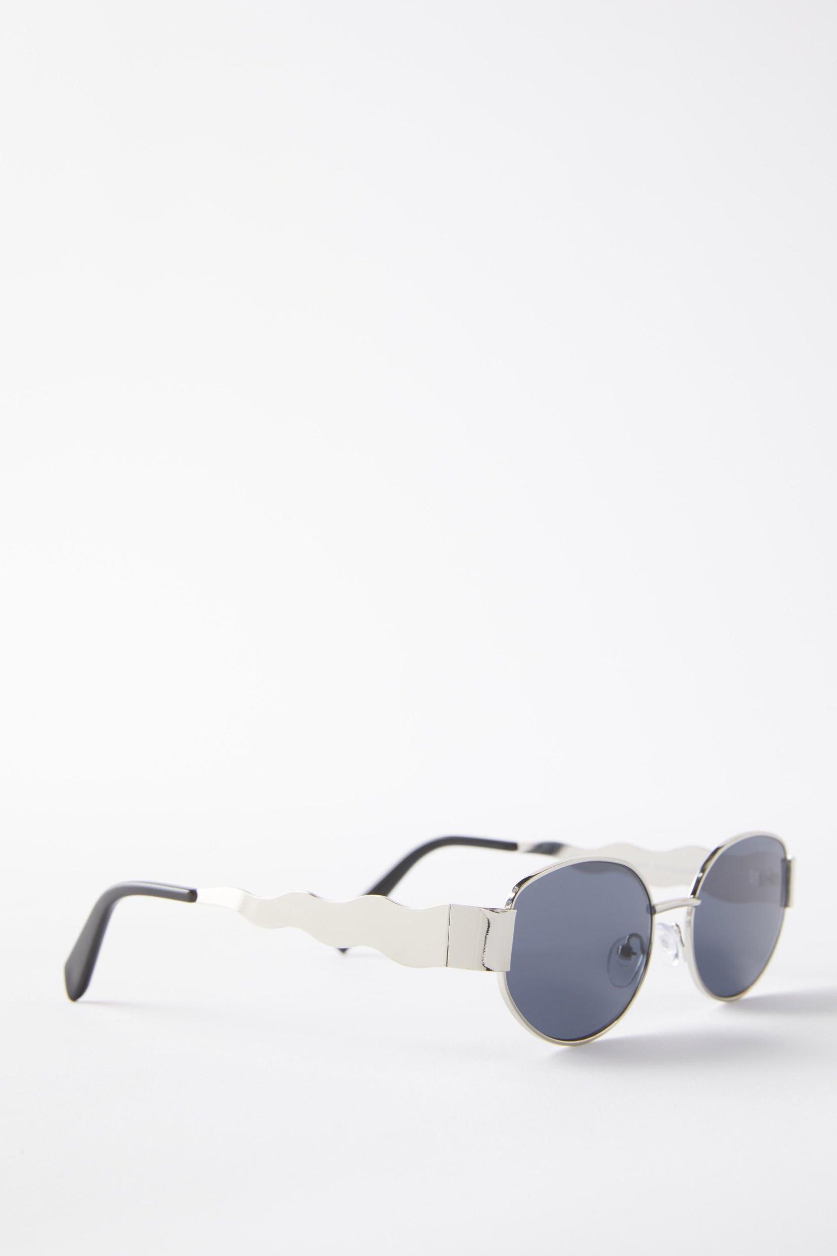 Celeste Metal Wavy Sunglasses Product Image