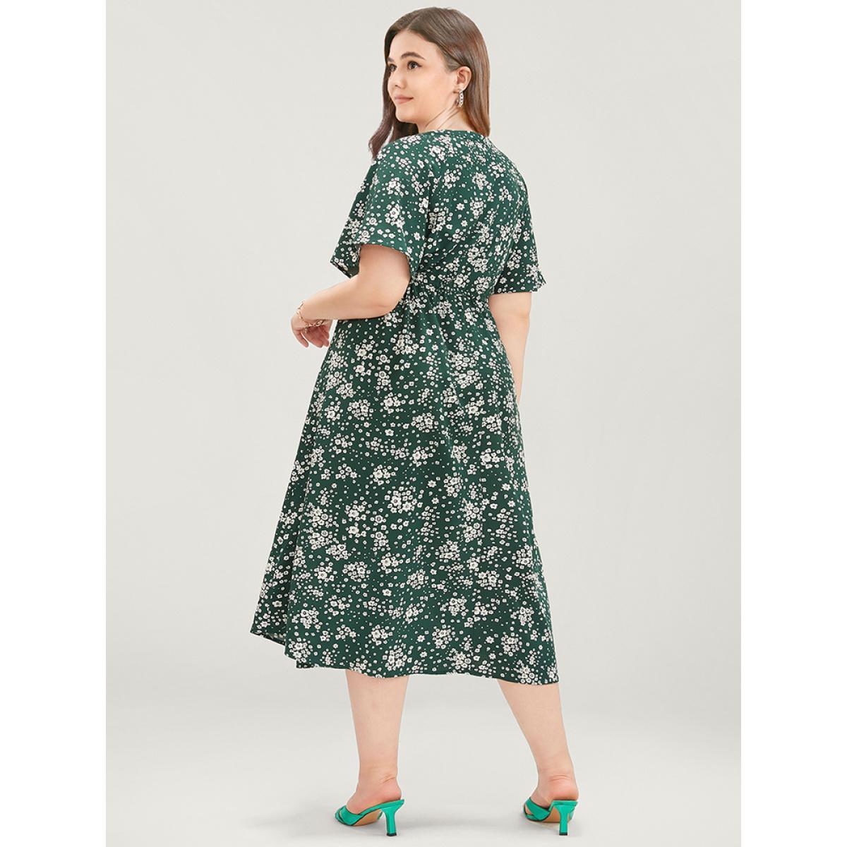 Plus Size Floral Print Raglan Sleeve Pocket Drawstring Ruffles Dress ArmyGreen Women Elegant Drawstring V-neck Short sleeve Curvy Midi Dress BloomChic 14-16/1X Product Image