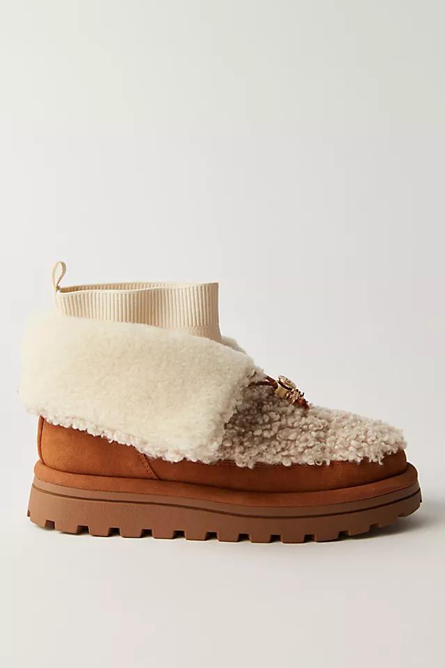 Olin Cozy Boots Product Image