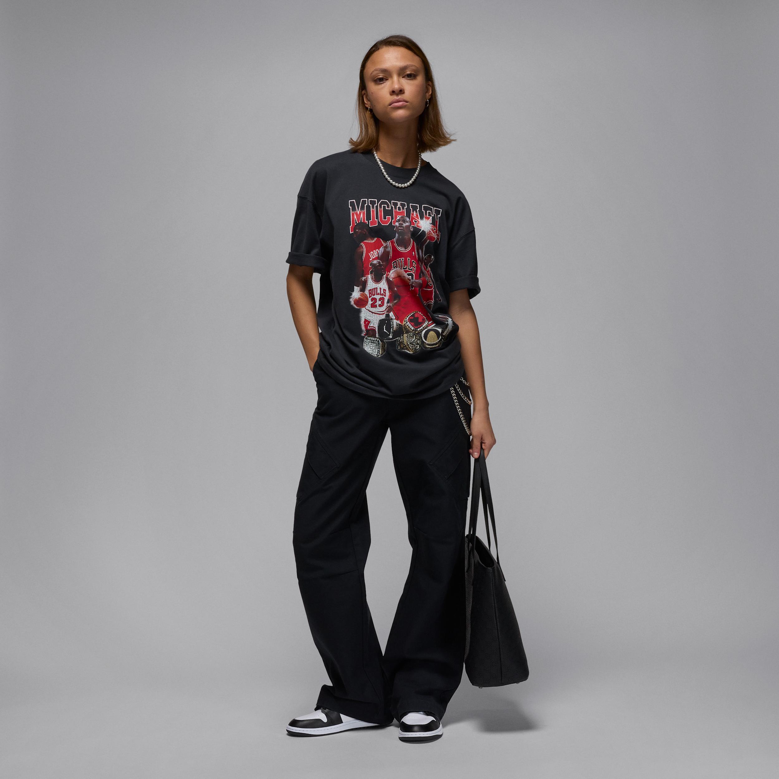 Women's Jordan Oversized Short-Sleeve Graphic T-Shirt Product Image