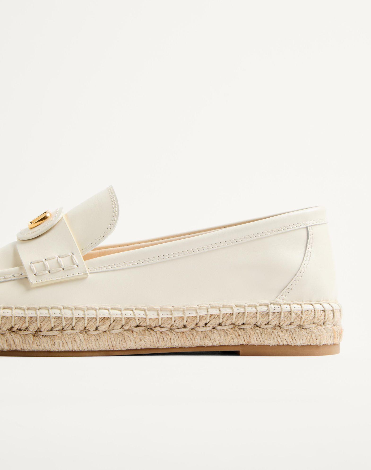 Vlogo Signature Calfskin Loafer 20Mm Product Image