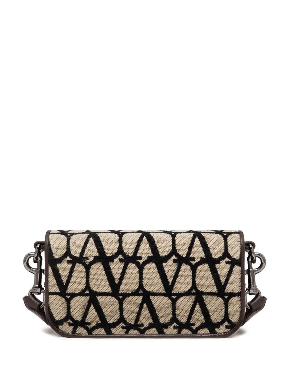 monogram-pattern logo-plaque shoulder bag Product Image