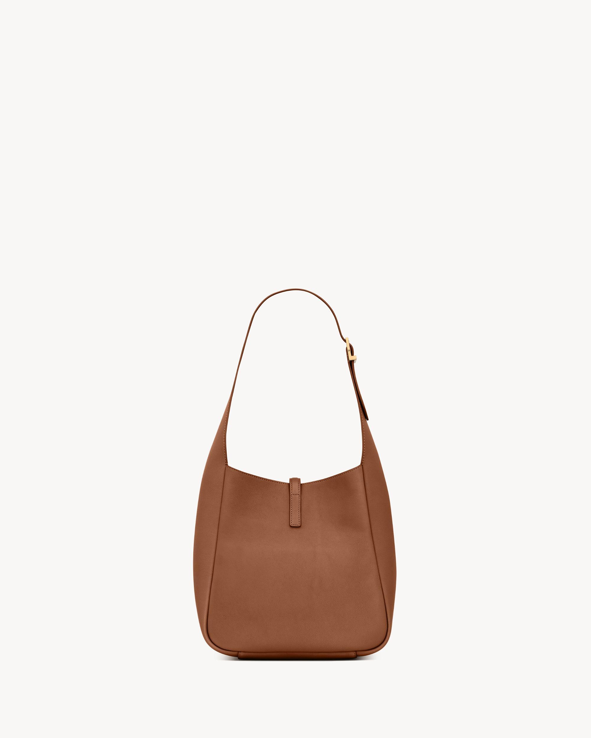 LE 5 À 7 supple small IN GRAINED LEATHER Product Image