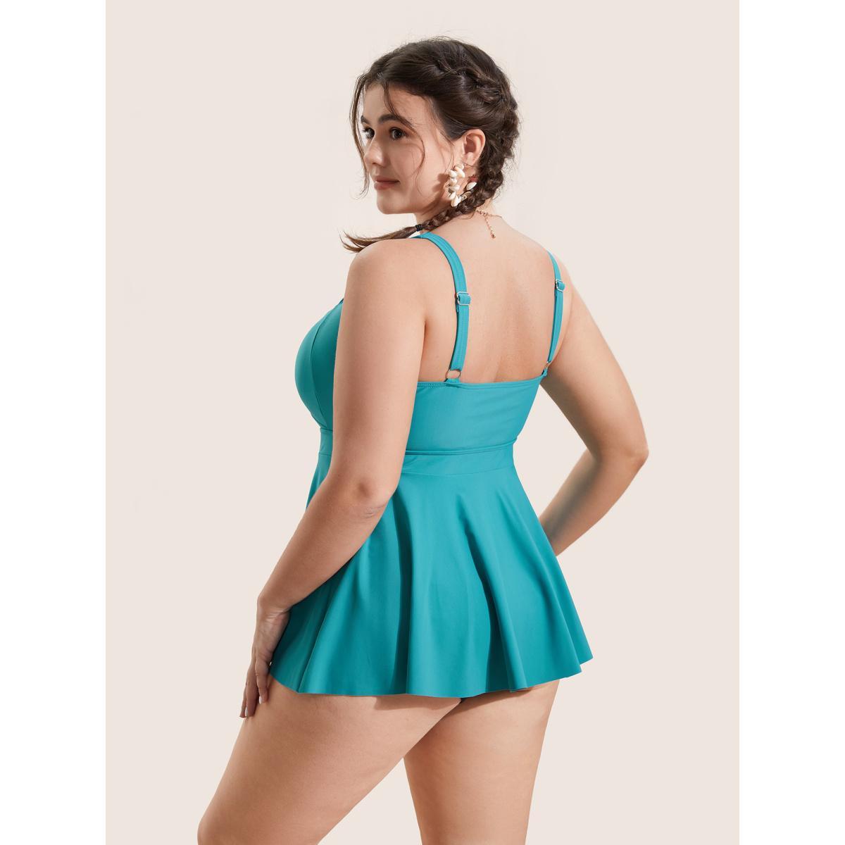 Plus Size Solid Heart Neckline Ruched Swim Top Women's Swimwear Arctic Beach Gathered High stretch Bodycon Heart neckline Curve Swim Tops BloomChic 26/4X Product Image