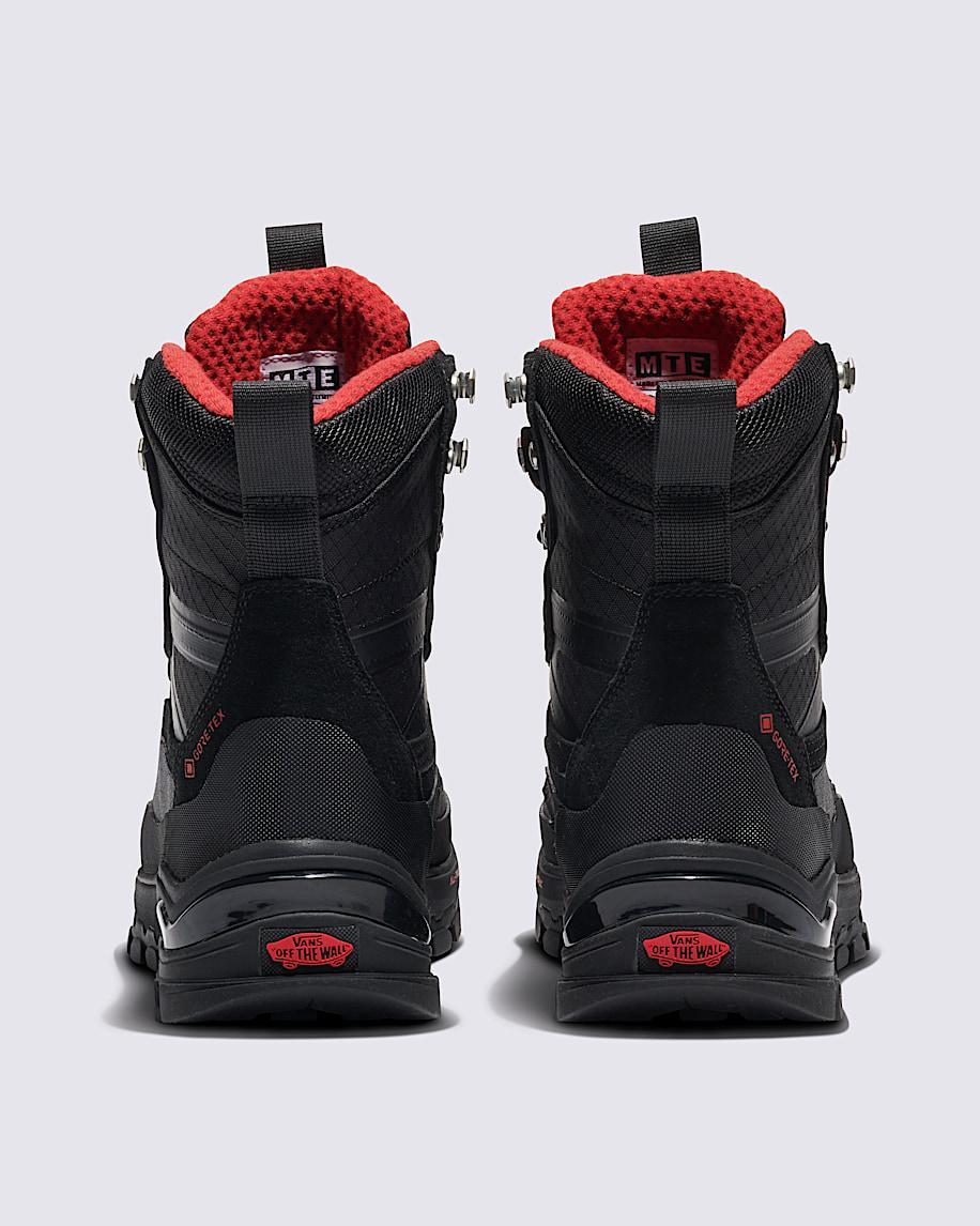 MTE Snow-Kicker GORE-TEX Boot in Black| Vans US Product Image