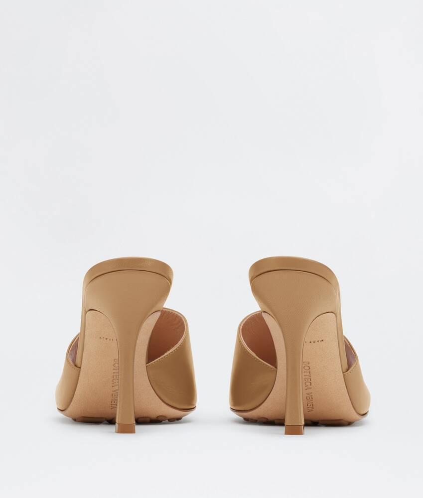 Women's Stretch Mule in Saddle Product Image