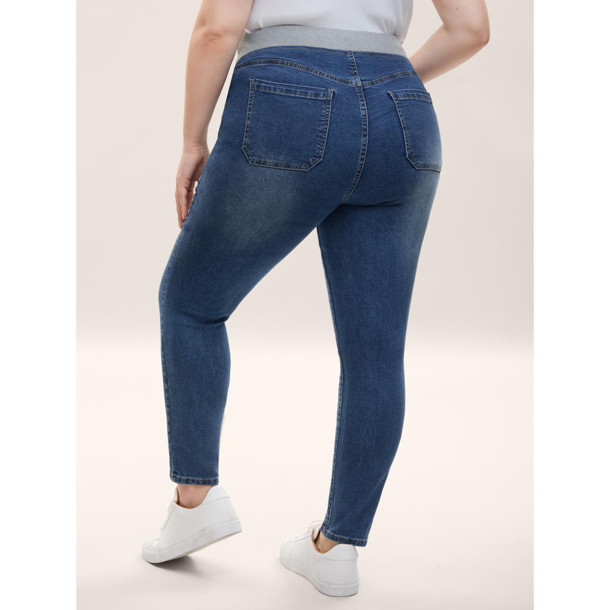 Plus Size Skinny Fit Classic Mid-Rise Jeans Women Darkindigo Medium stretch Slanted pocket Jeans BloomChic 28/5X Product Image