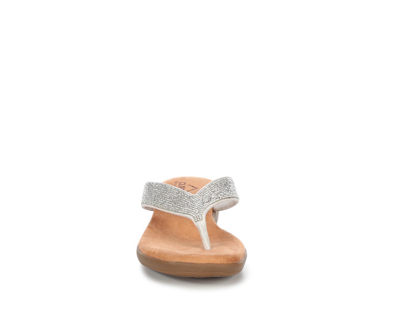 Women's Cliffs by White Mountain Be Charm Flip-Flops Product Image