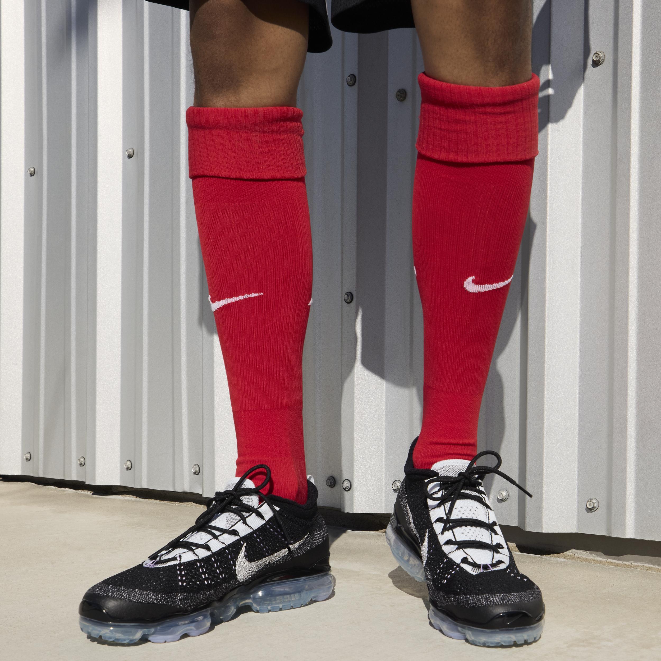 Nike Mens Air VaporMax 2023 Flyknit Shoes Product Image