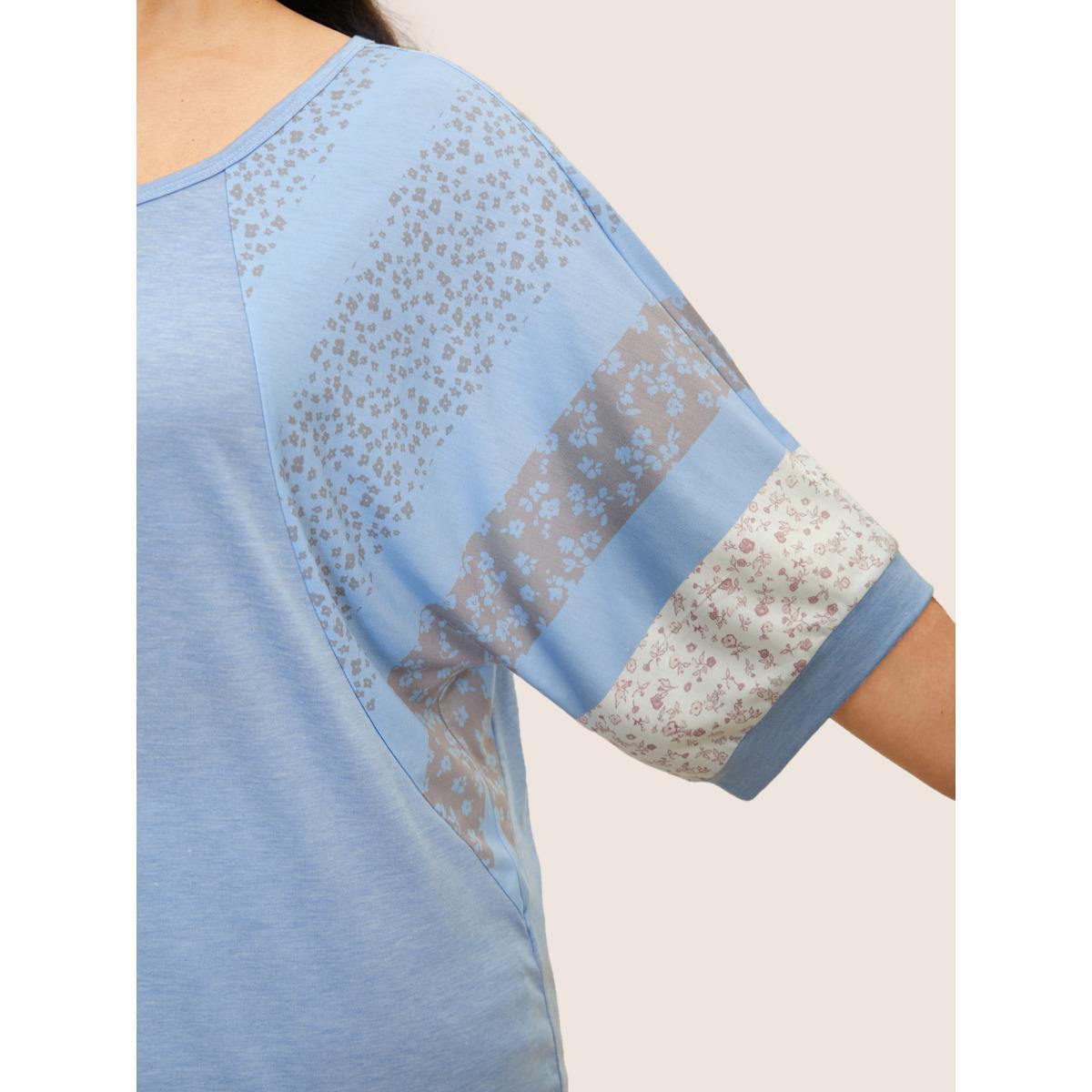Plus Size Bandana Print Patchwork Raglan Sleeve T-shirt LightBlue Women Casual Contrast Natural Flowers Round Neck Everyday T-shirts BloomChic 26/4X Product Image