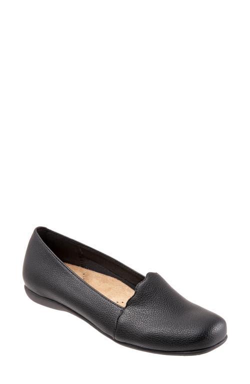 Trotters Sage Patent Scalloped Detail Slip Product Image