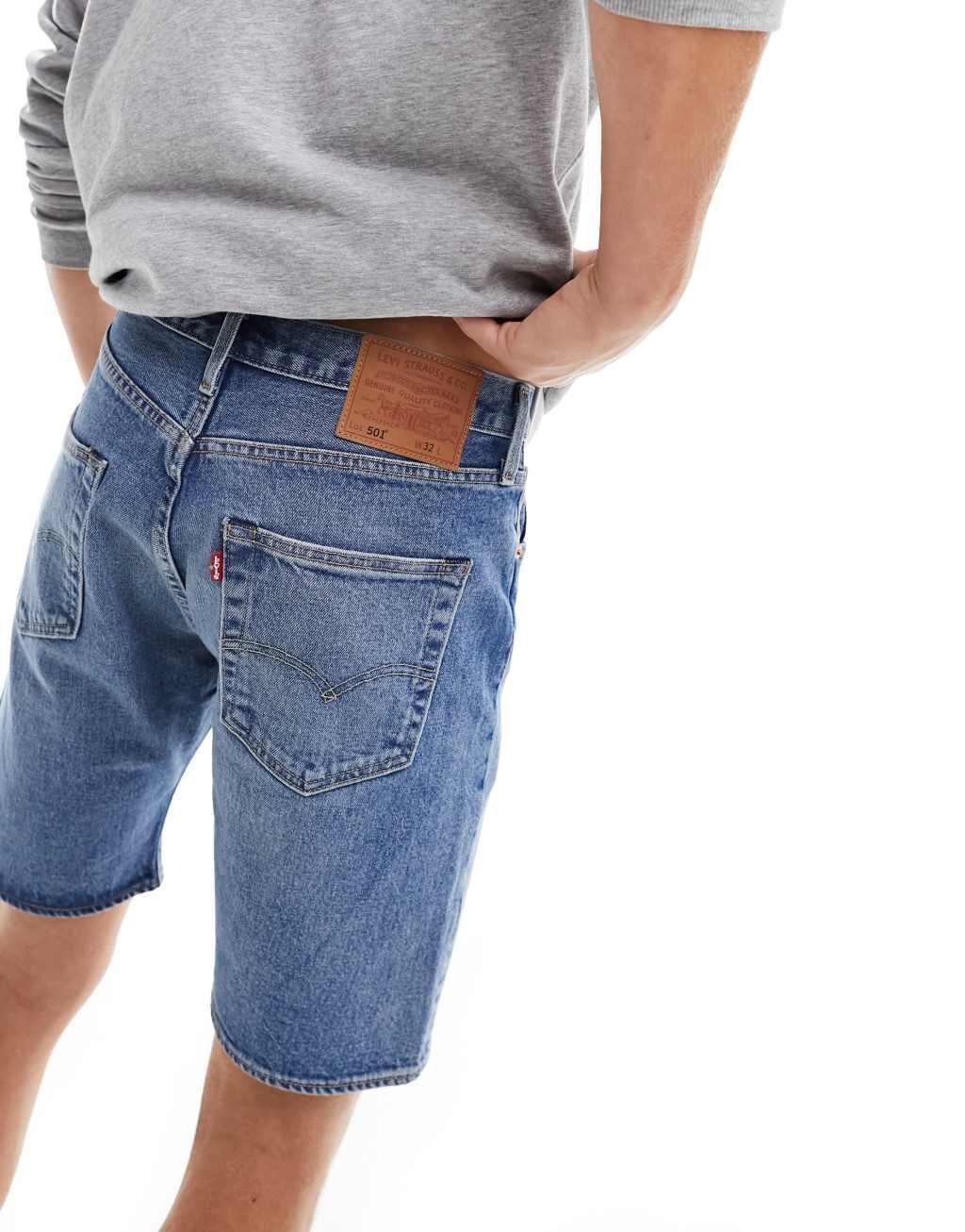 Levi's 501 Original denim shorts in light blue Product Image