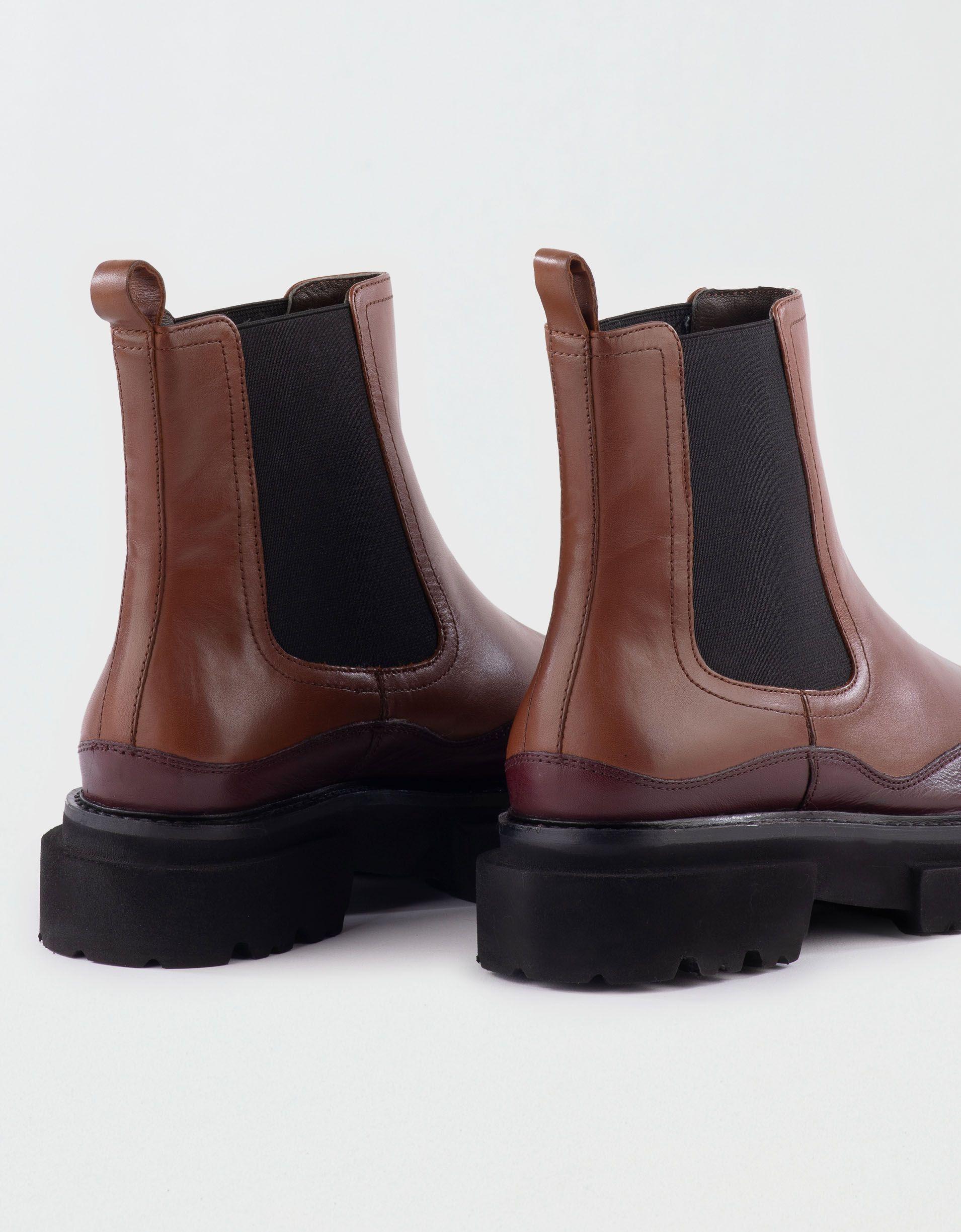 Seychelles Women's Savor the Moment Chelsea Boot Product Image
