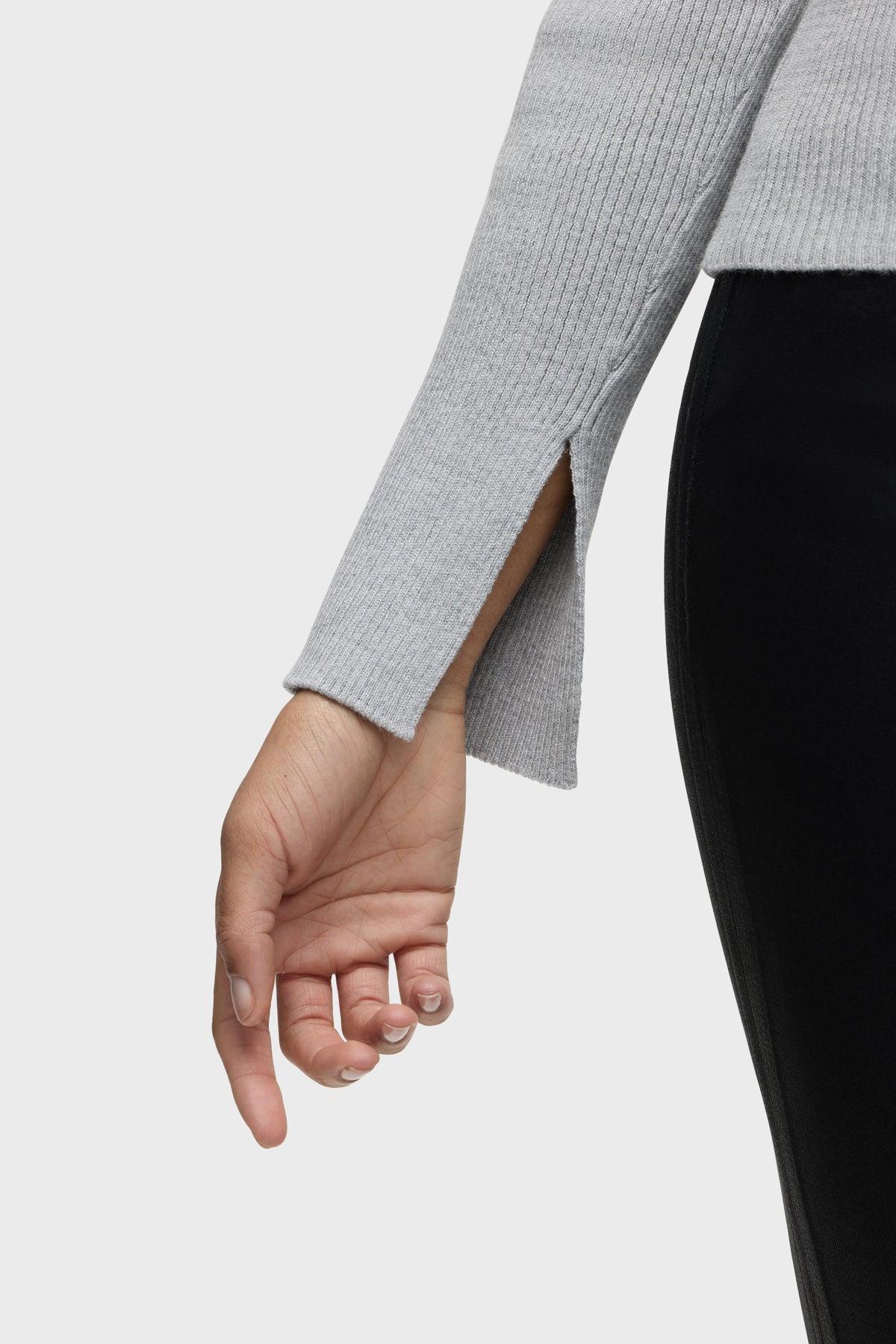 Long Sleeve V-Neck Popover Female Product Image