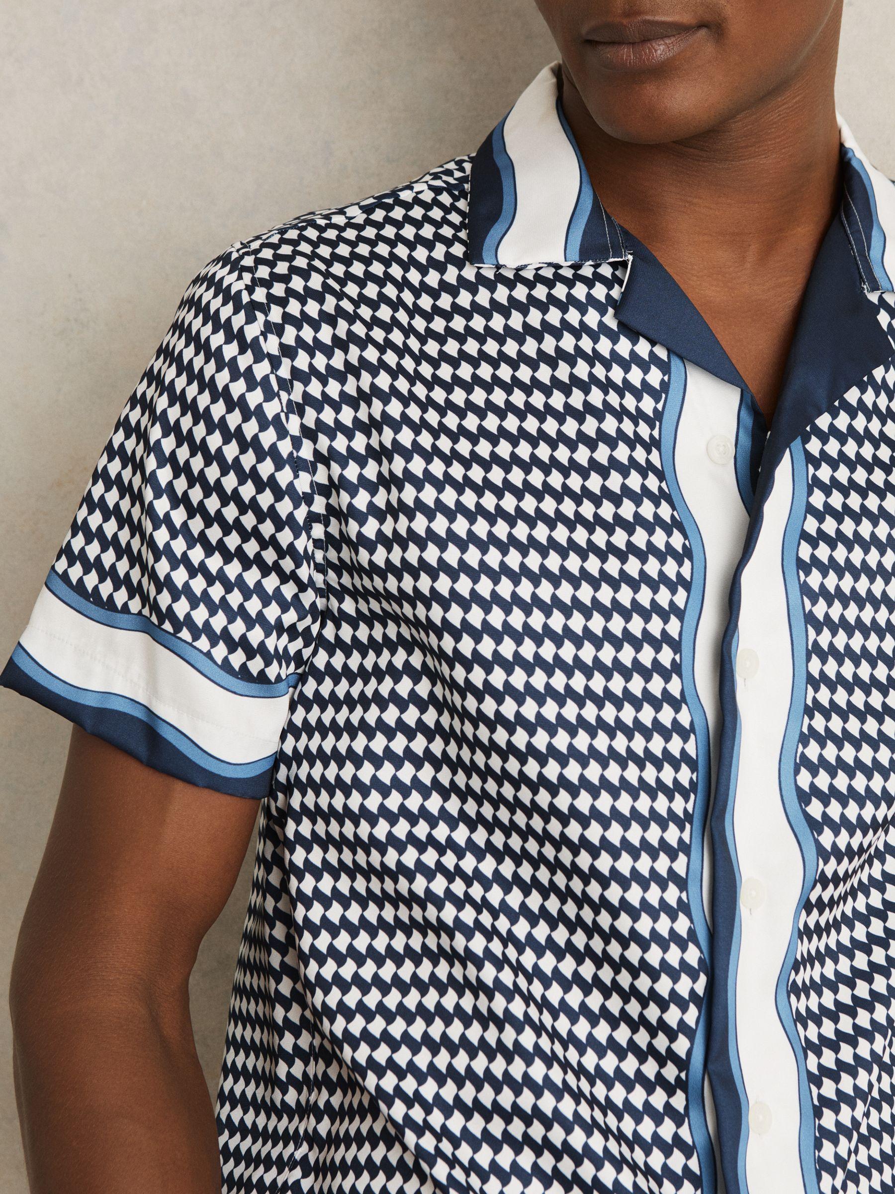 Geometric-Print Cuban-Collar Shirt in White/Navy Product Image