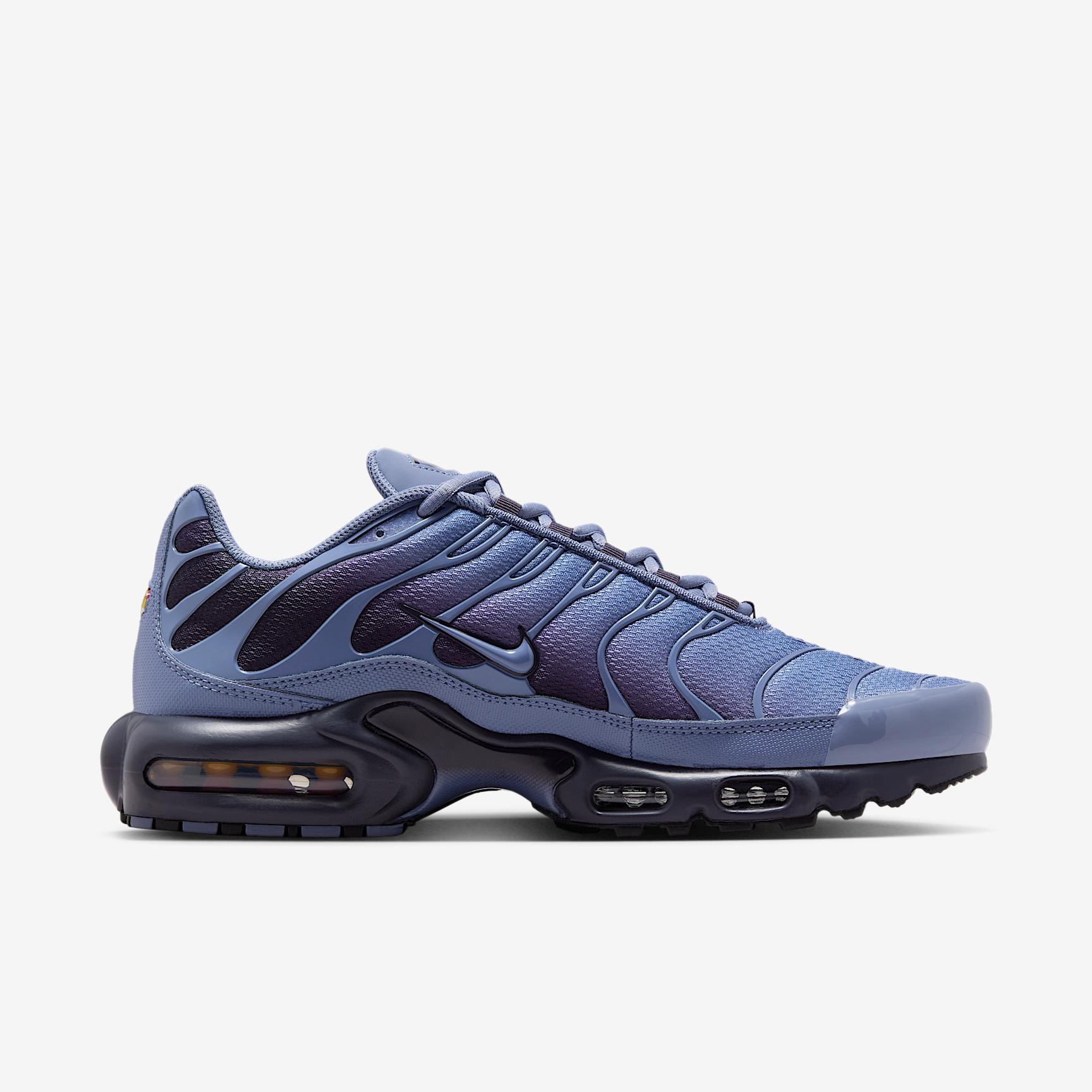 Nike Men's Air Max Plus Shoes Product Image