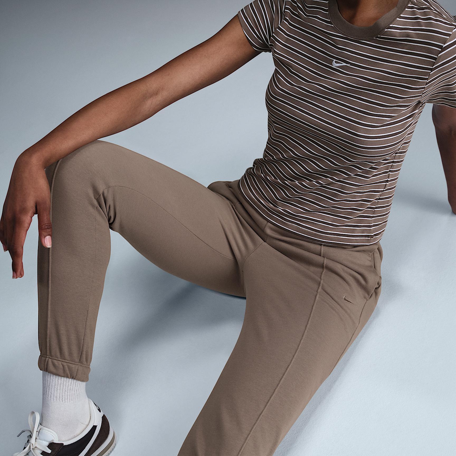 Nike Sportswear Chill Terry Women's Slim High-Waisted French Terry Sweatpants Product Image