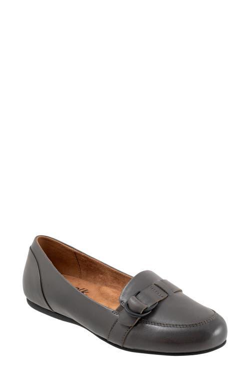 SoftWalk Serra Leather Loafers Product Image