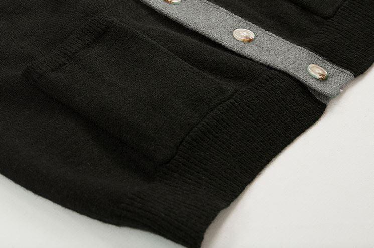 RT No. 3342 BLACK KNITTED CARDIGAN Product Image
