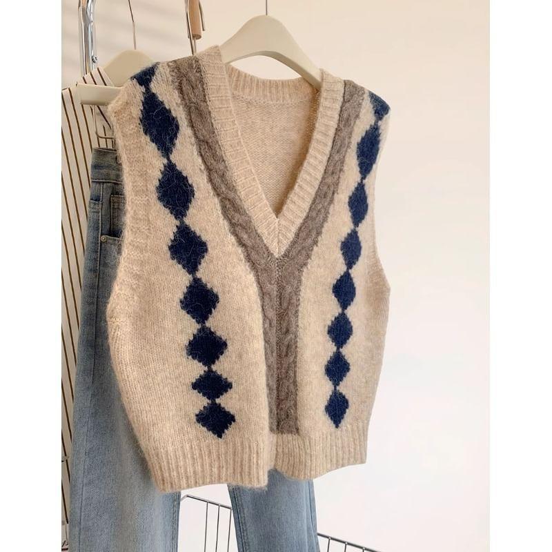V-Neck Argyle Sweater Vest Product Image