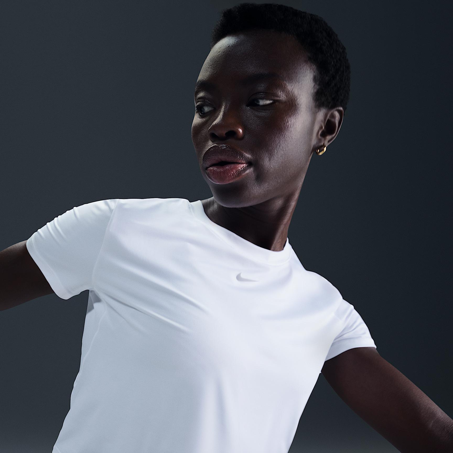 Nike One Classic Women's Dri-FIT Short-Sleeve Cropped Top Product Image