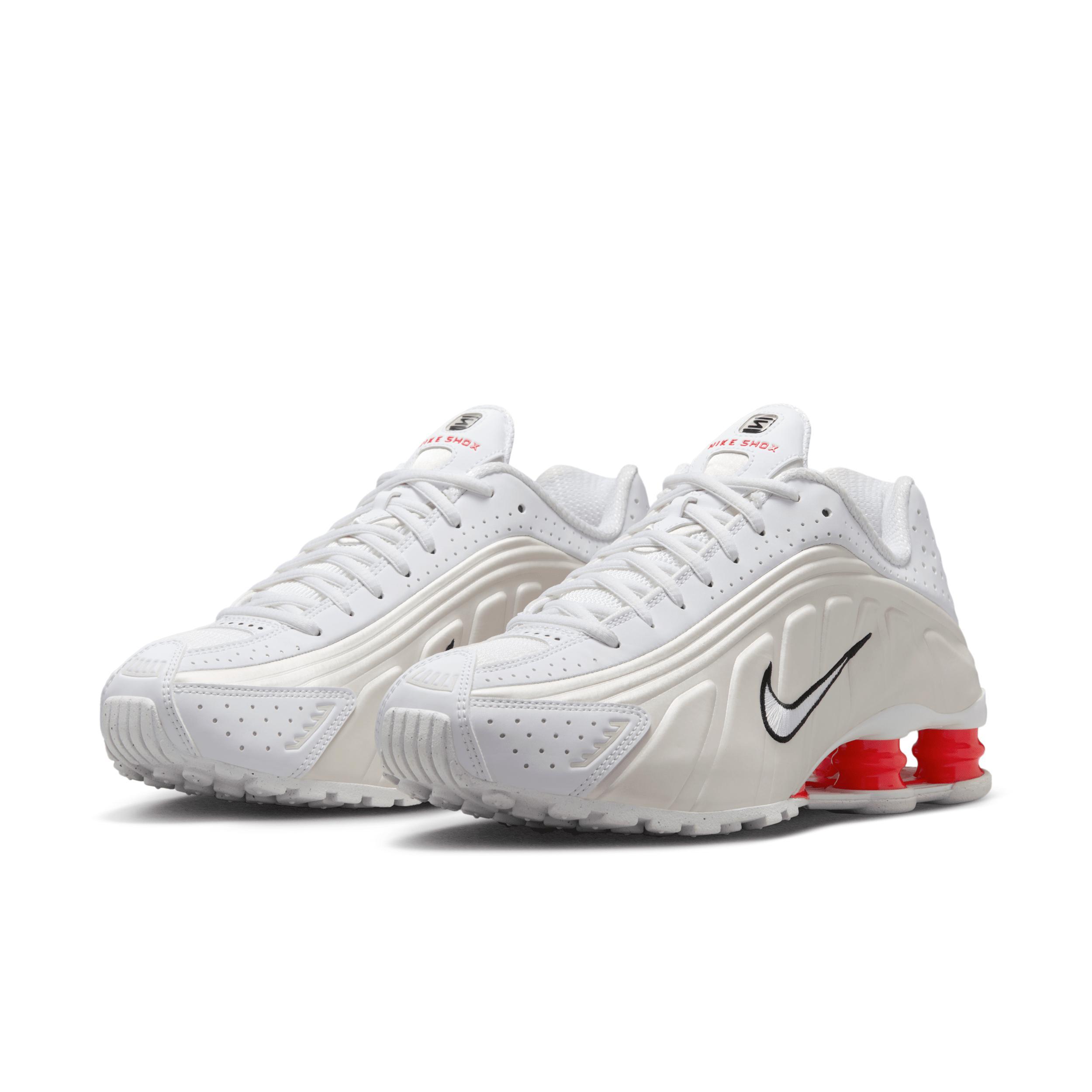 Nike Women's Shox R4 Shoes Product Image