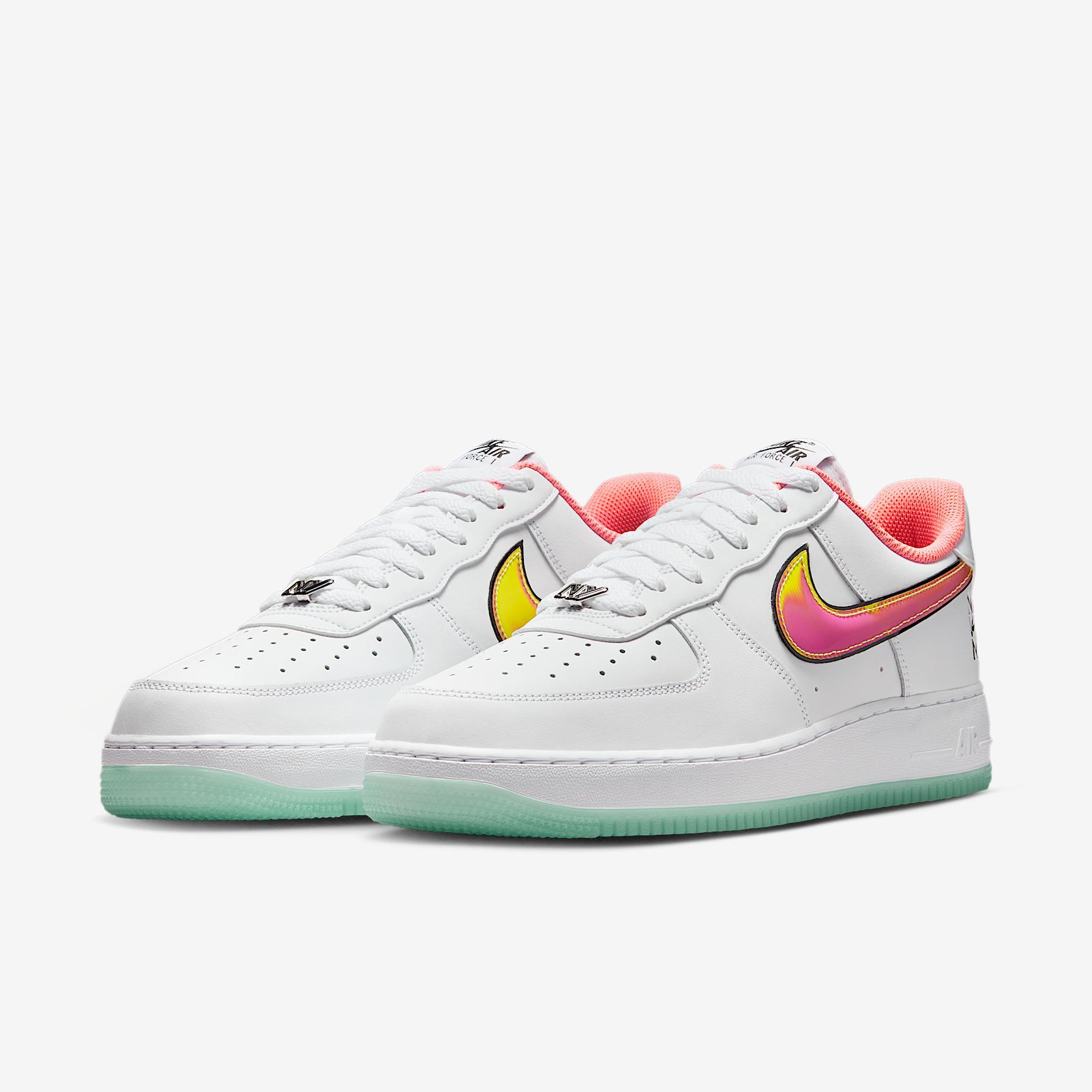 Nike Men's Air Force 1 '07 Shoes Product Image