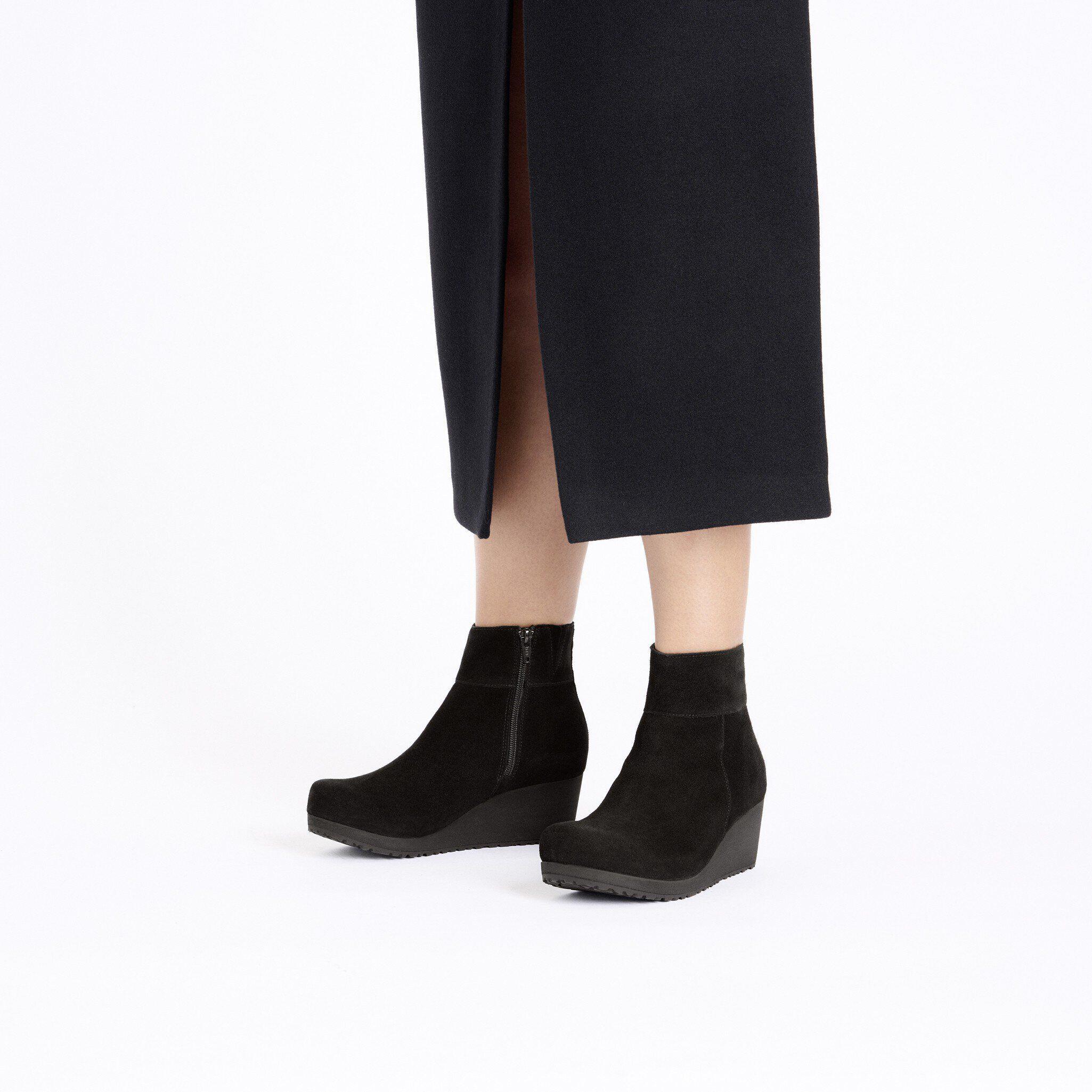 Ebba Suede Leather Product Image