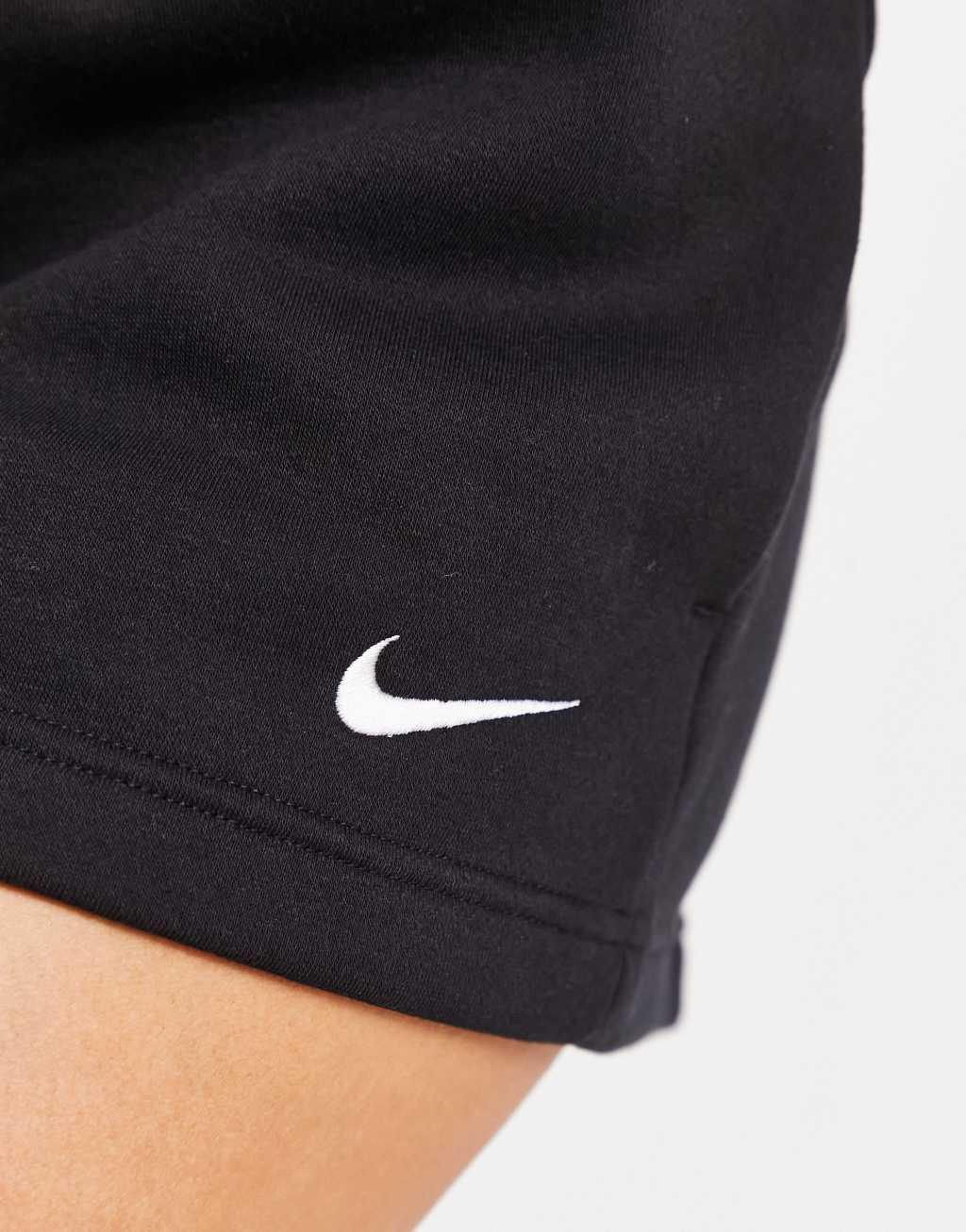 Nike fleece shorts Product Image