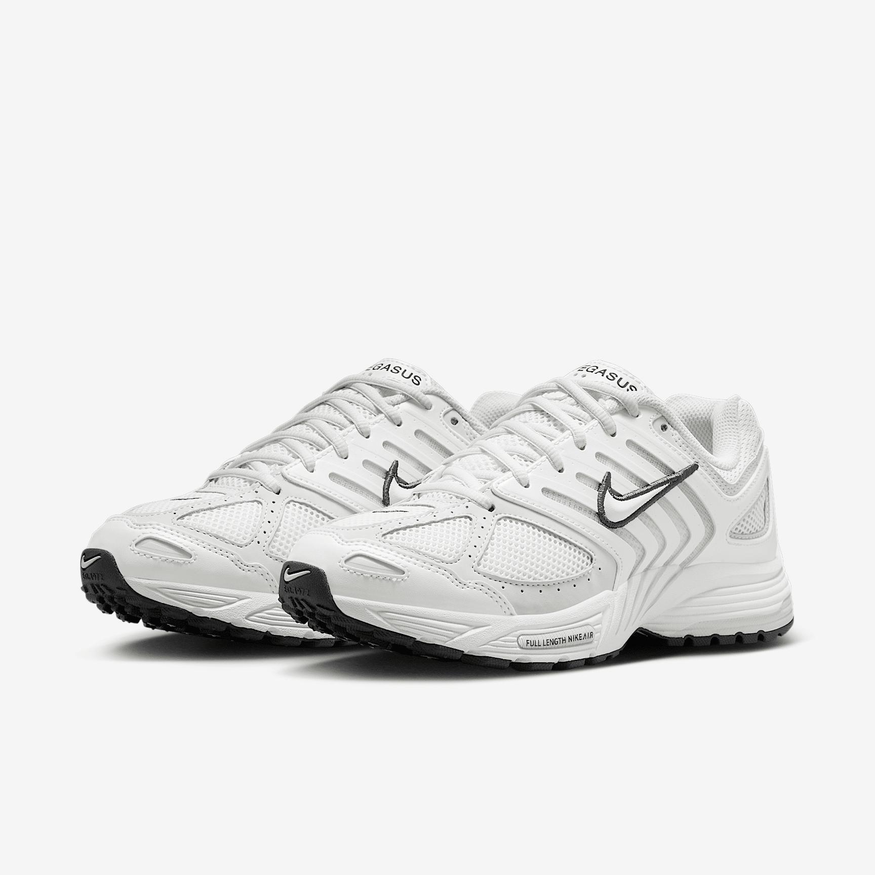 Nike Women's Air Pegasus 2005 Shoes Product Image