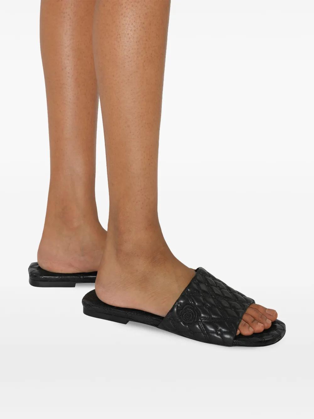 Quilt leather slides  Product Image