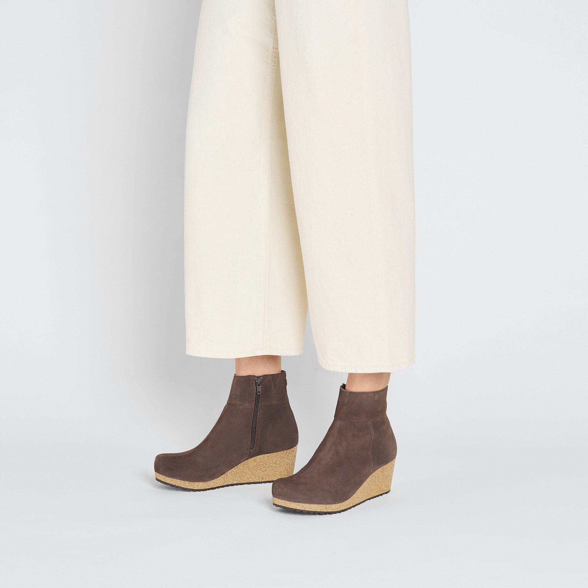 Ebba Suede Leather Product Image