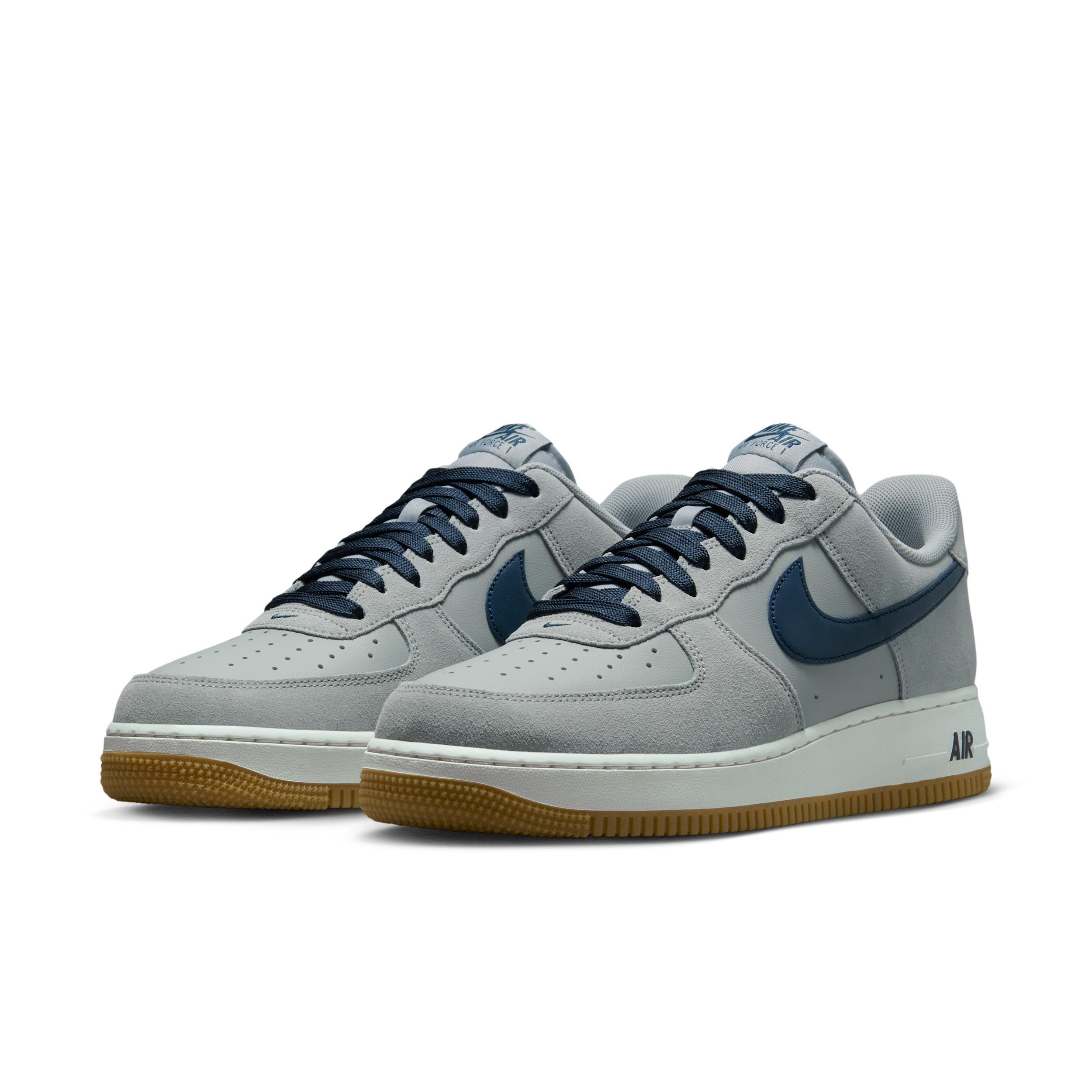 Nike Men's Air Force 1 '07 LV8 Shoes Product Image