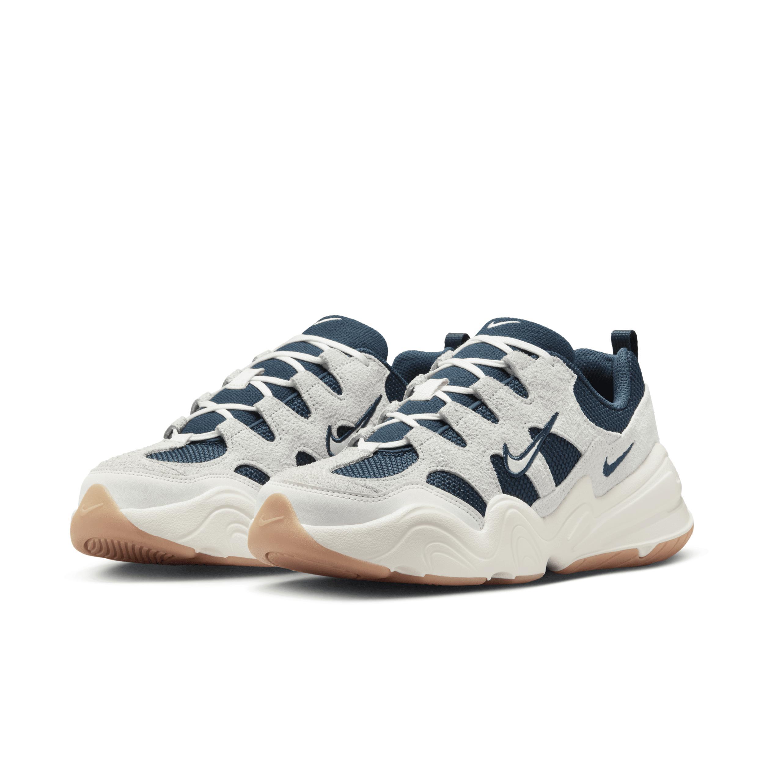 Nike Womens Tech Hera Casual Shoes Product Image