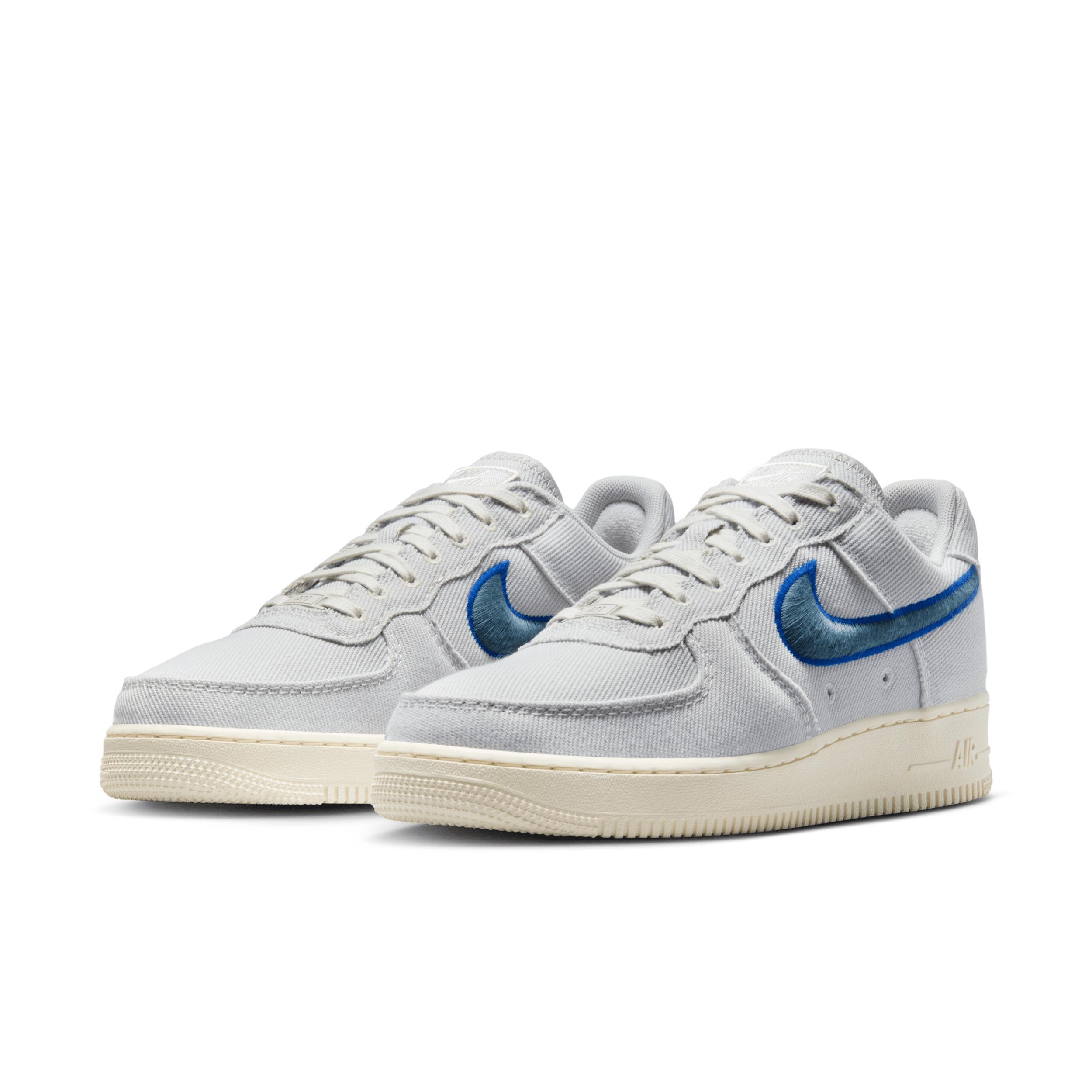Nike Men's Air Force 1 Low Canvas Shoes Product Image